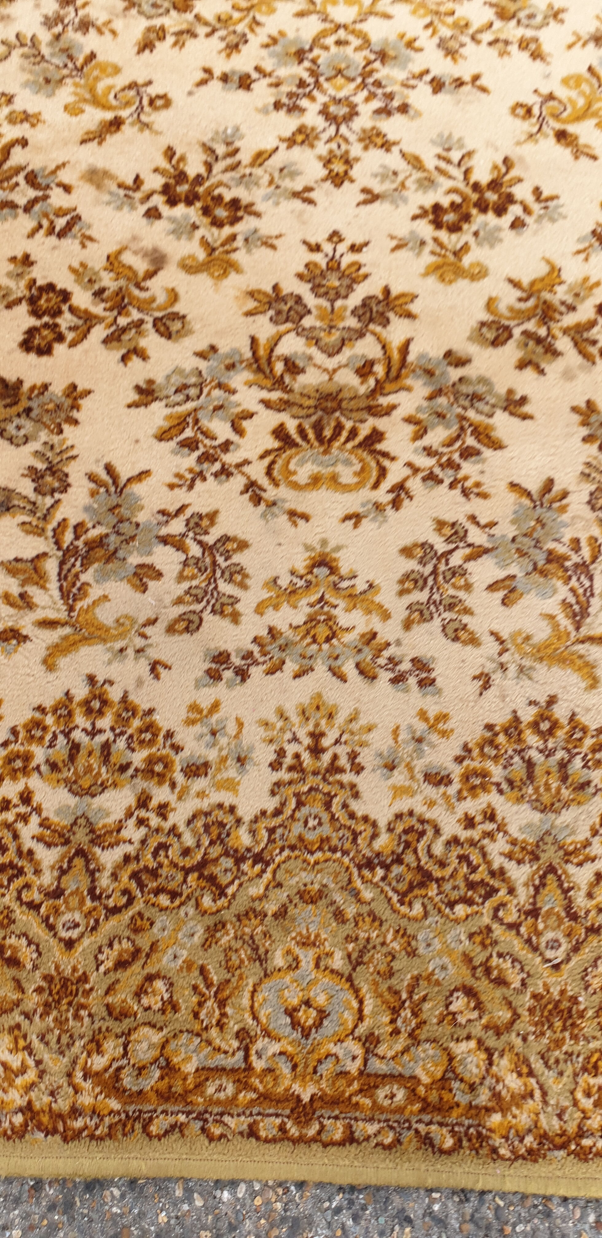 Oriental carpet pure virgin wool