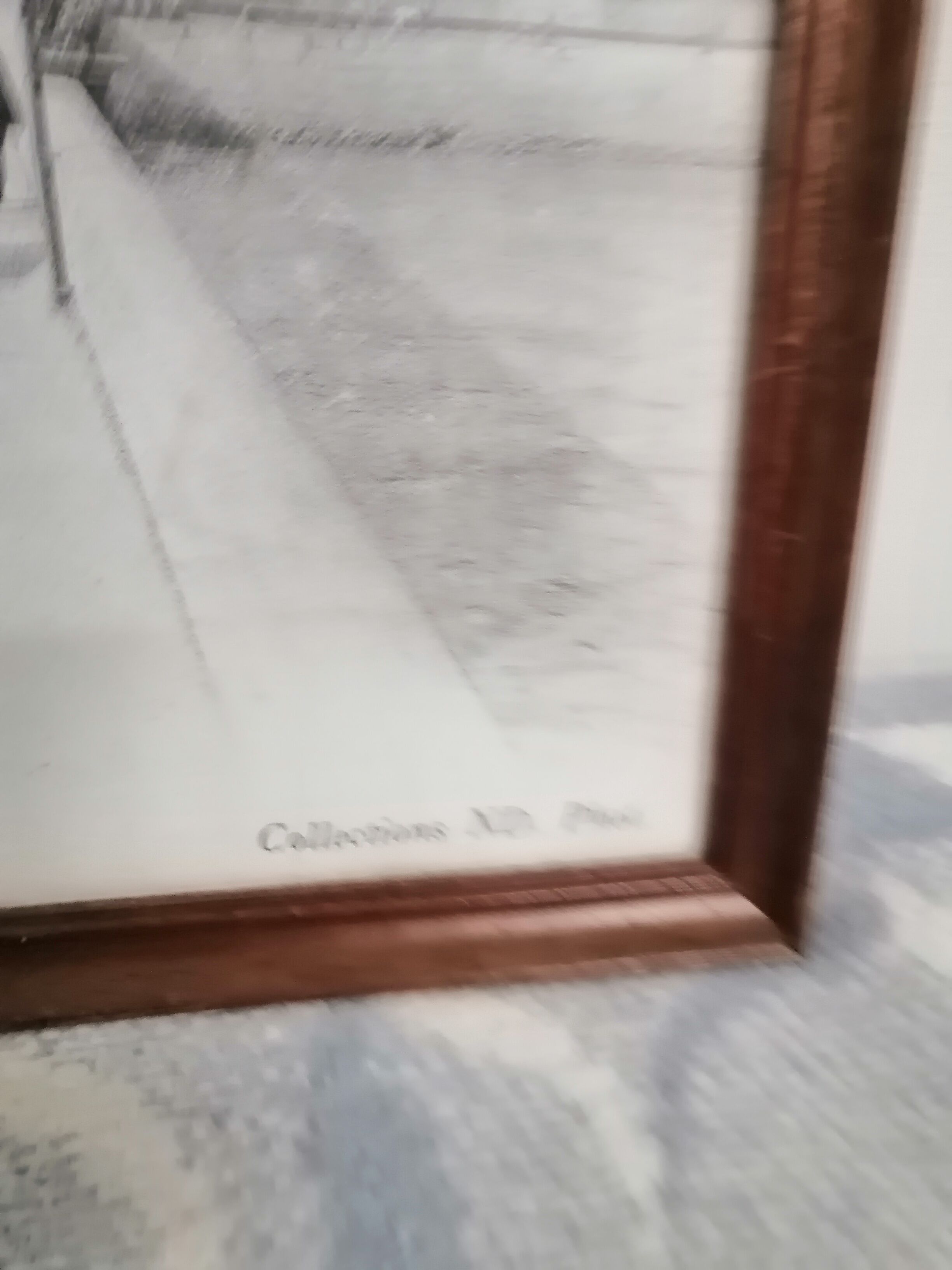 Photograph the tramway on pont de la garonne frames