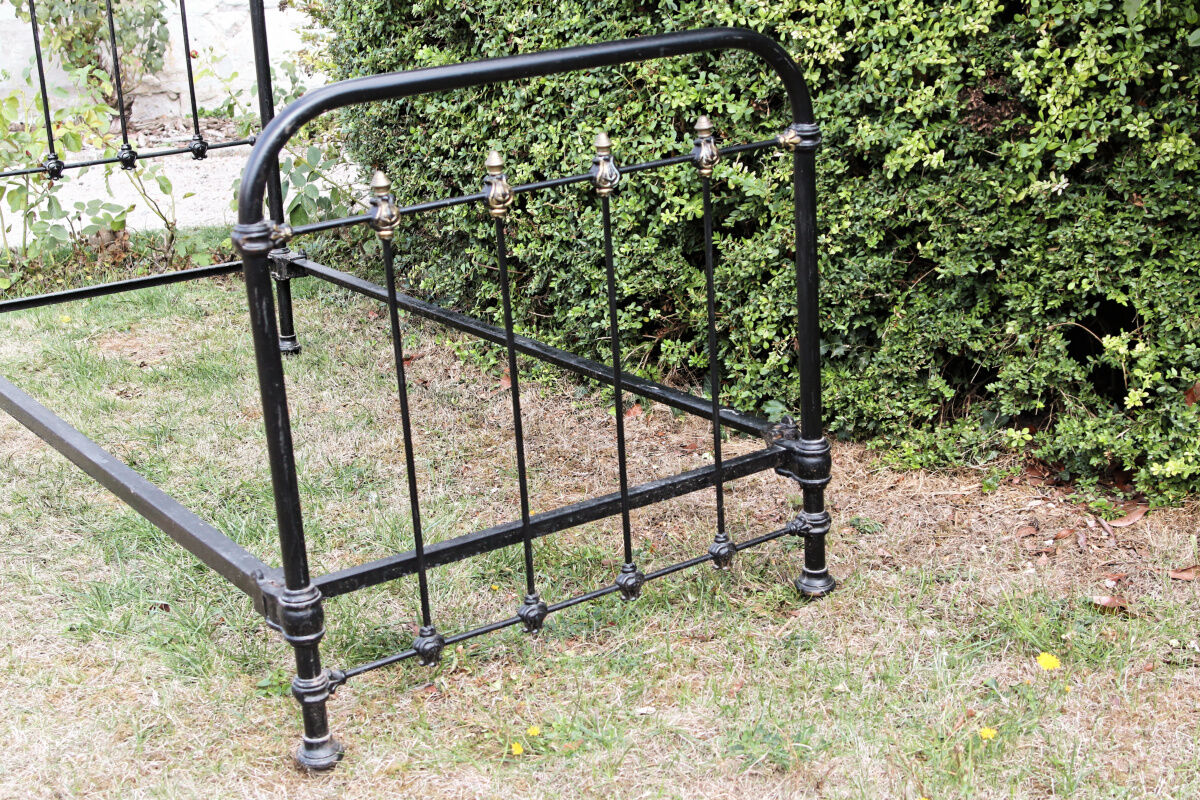Cast iron bed, one person