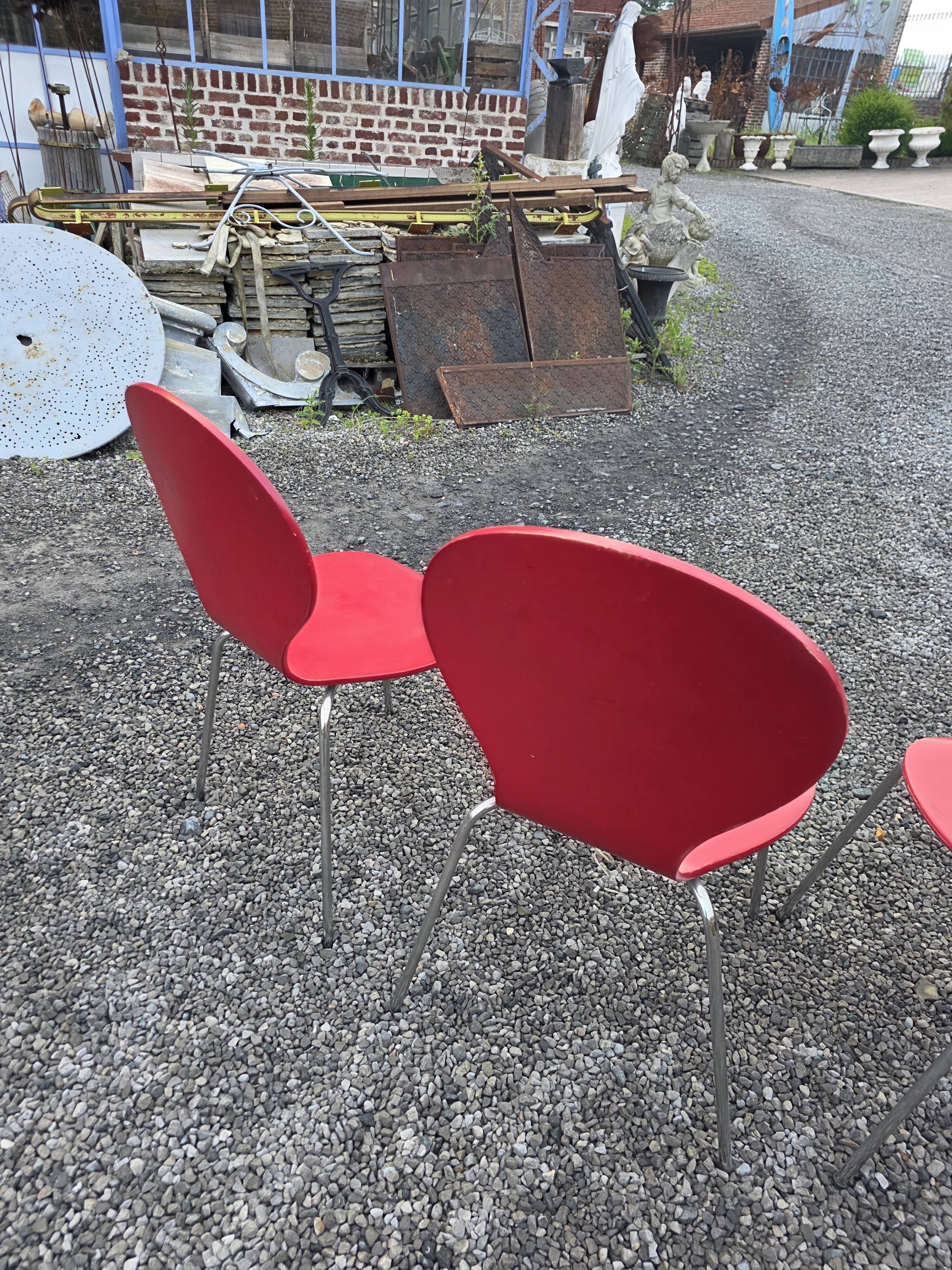4 vintage design chairs in chrome metal