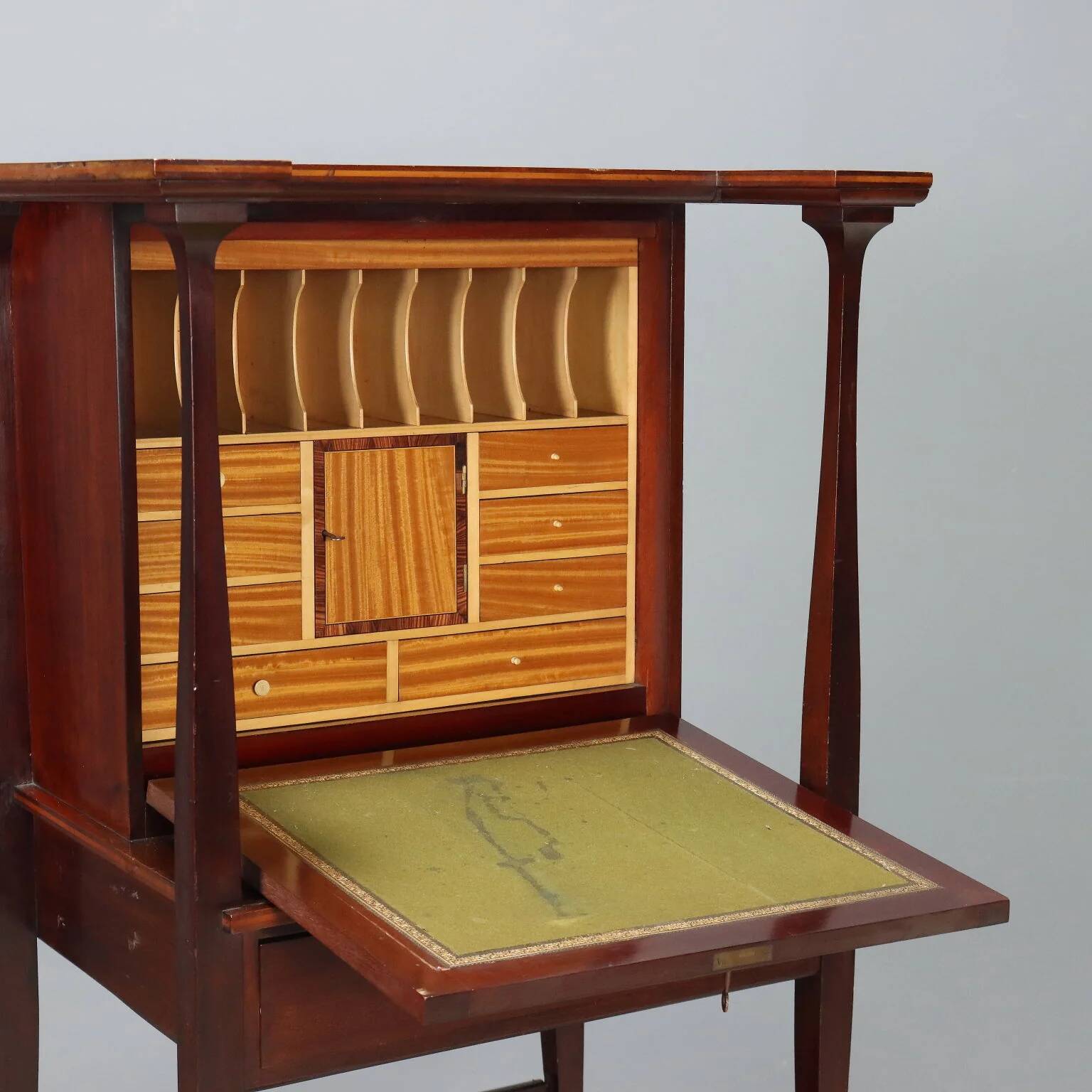 Bureau Arts and Crafts en acajou et érable
