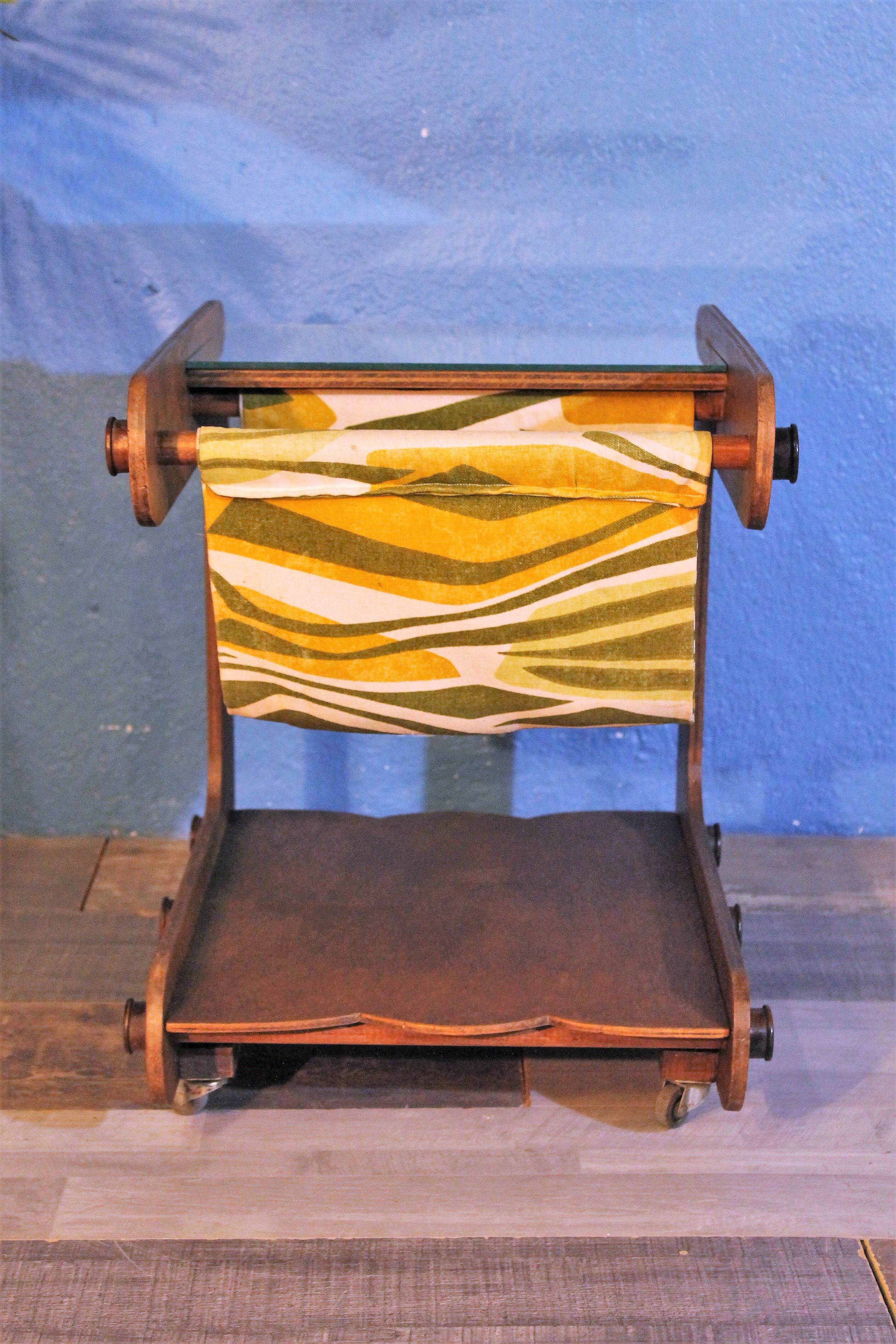 Bout de canapé / porte revue 1960s