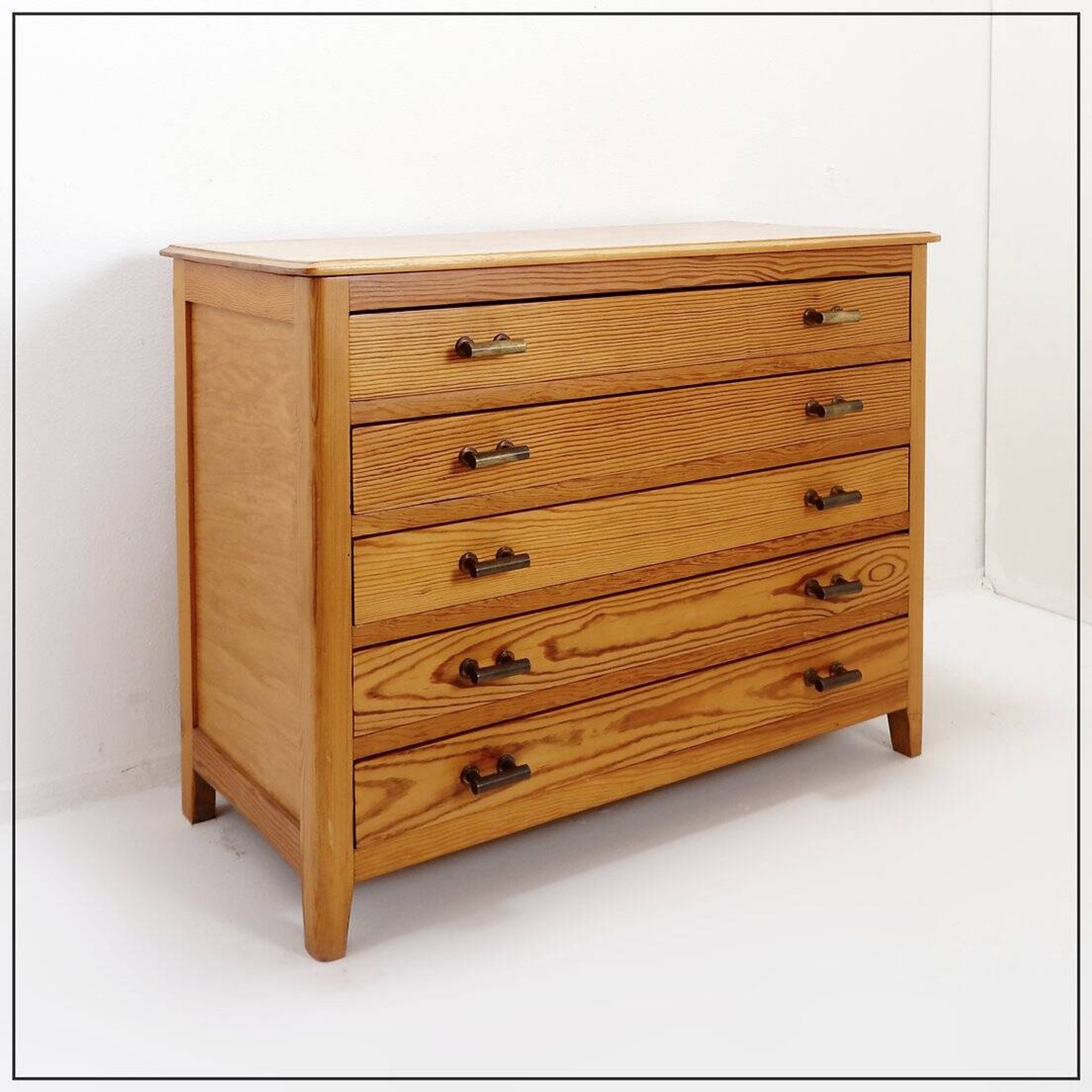 Vintage 5 Drawer Chest of Drawers with brass handles