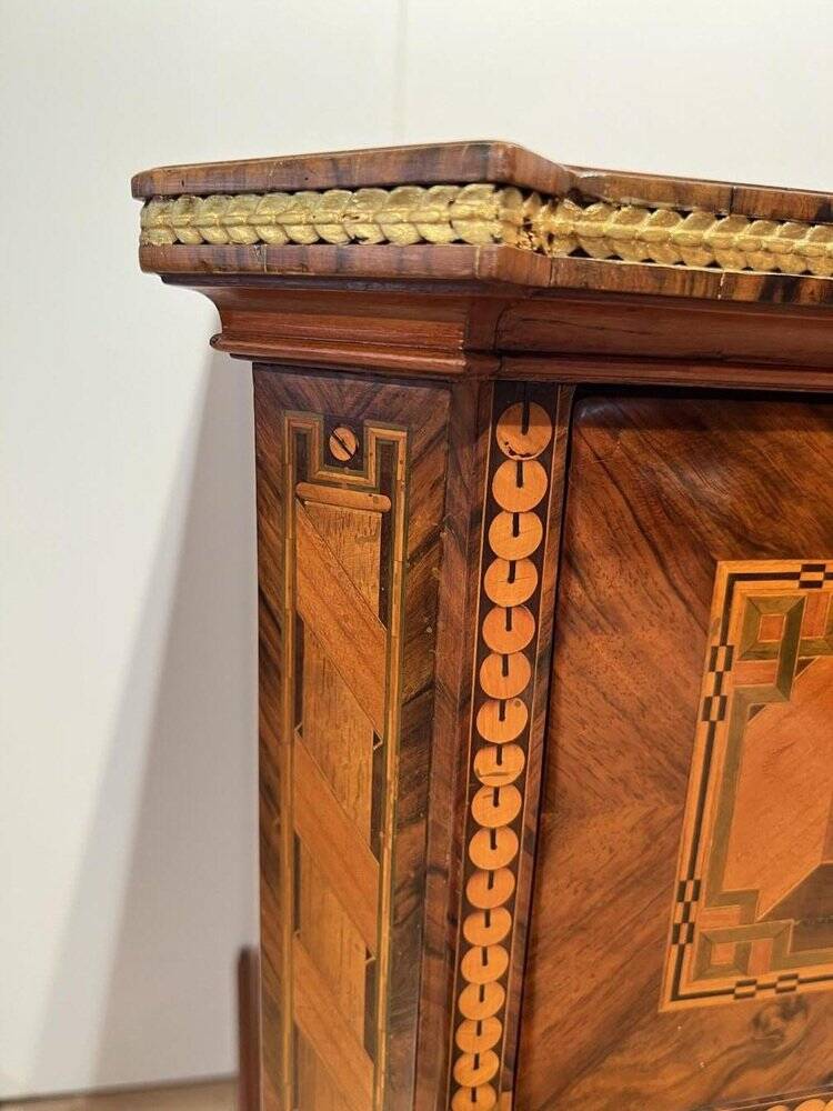 Austrian Louis XVI Commode in Walnut Veneer with Inlays and Gold Plate, 1790s
