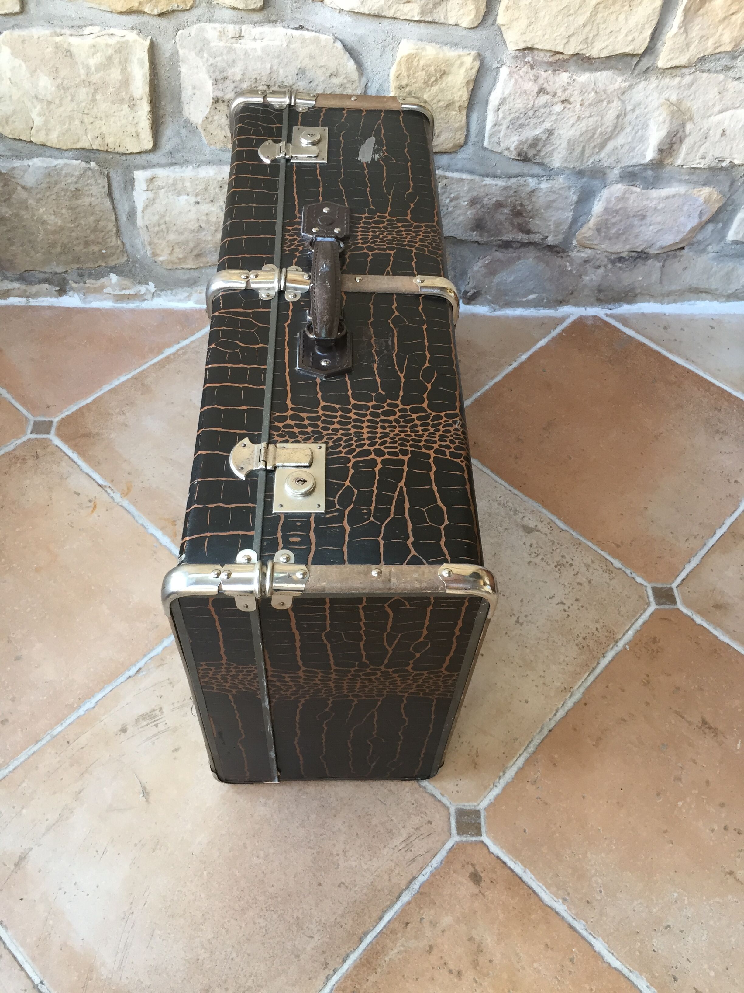 Large suitcase 50s