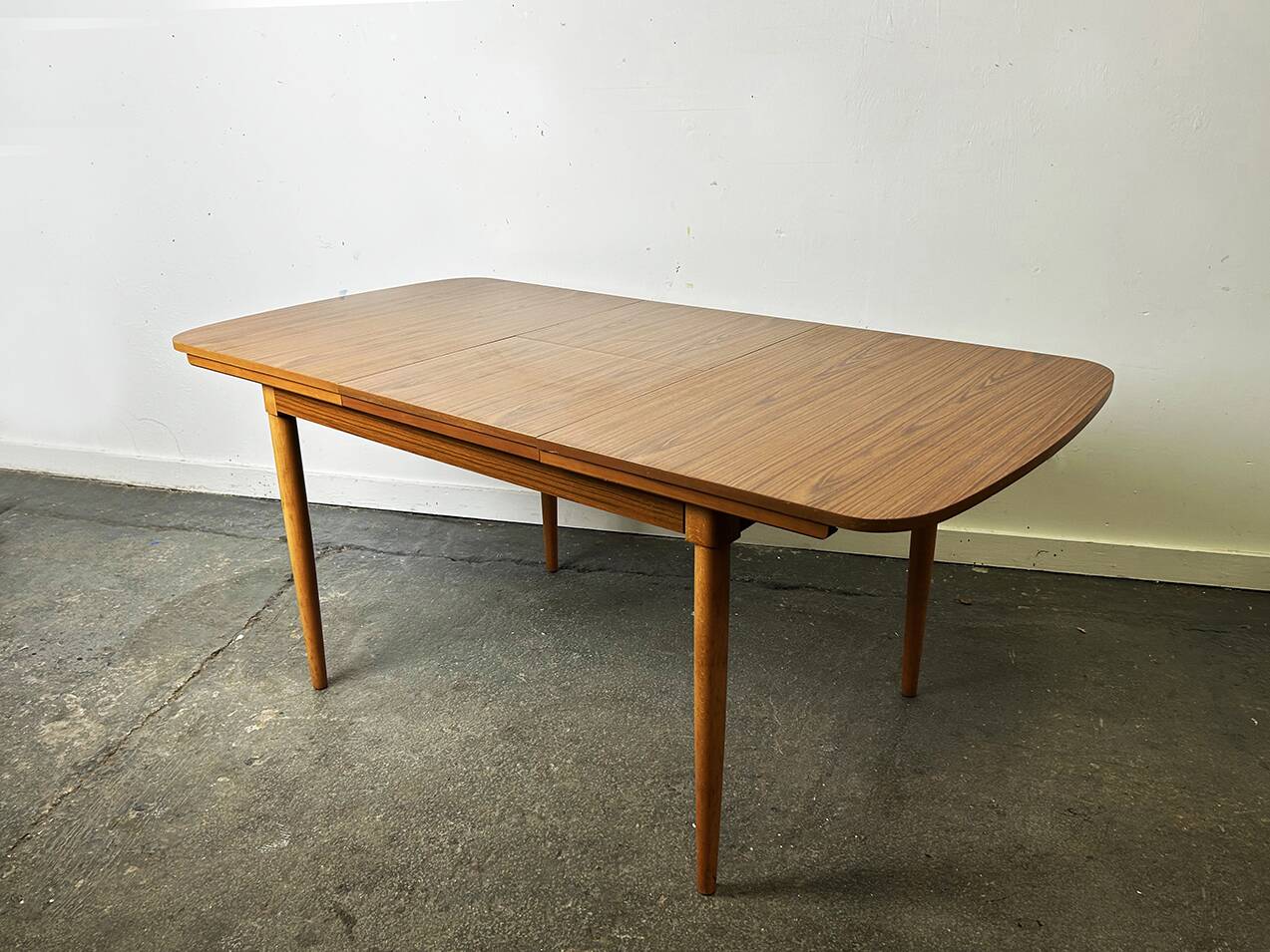 1960/70s Schreiber Mid-Century extending dining table 4 matching dining cha