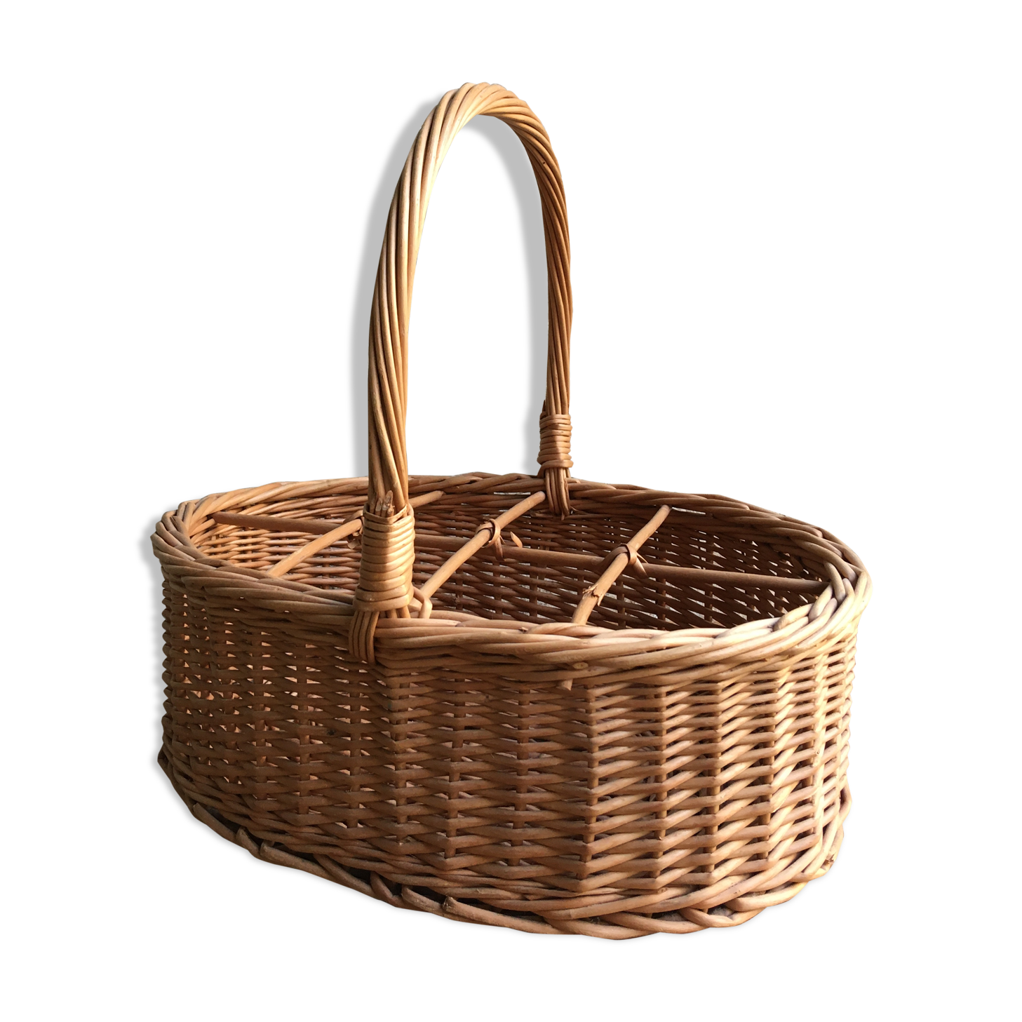 Panier en osier vintage porte-bouteilles