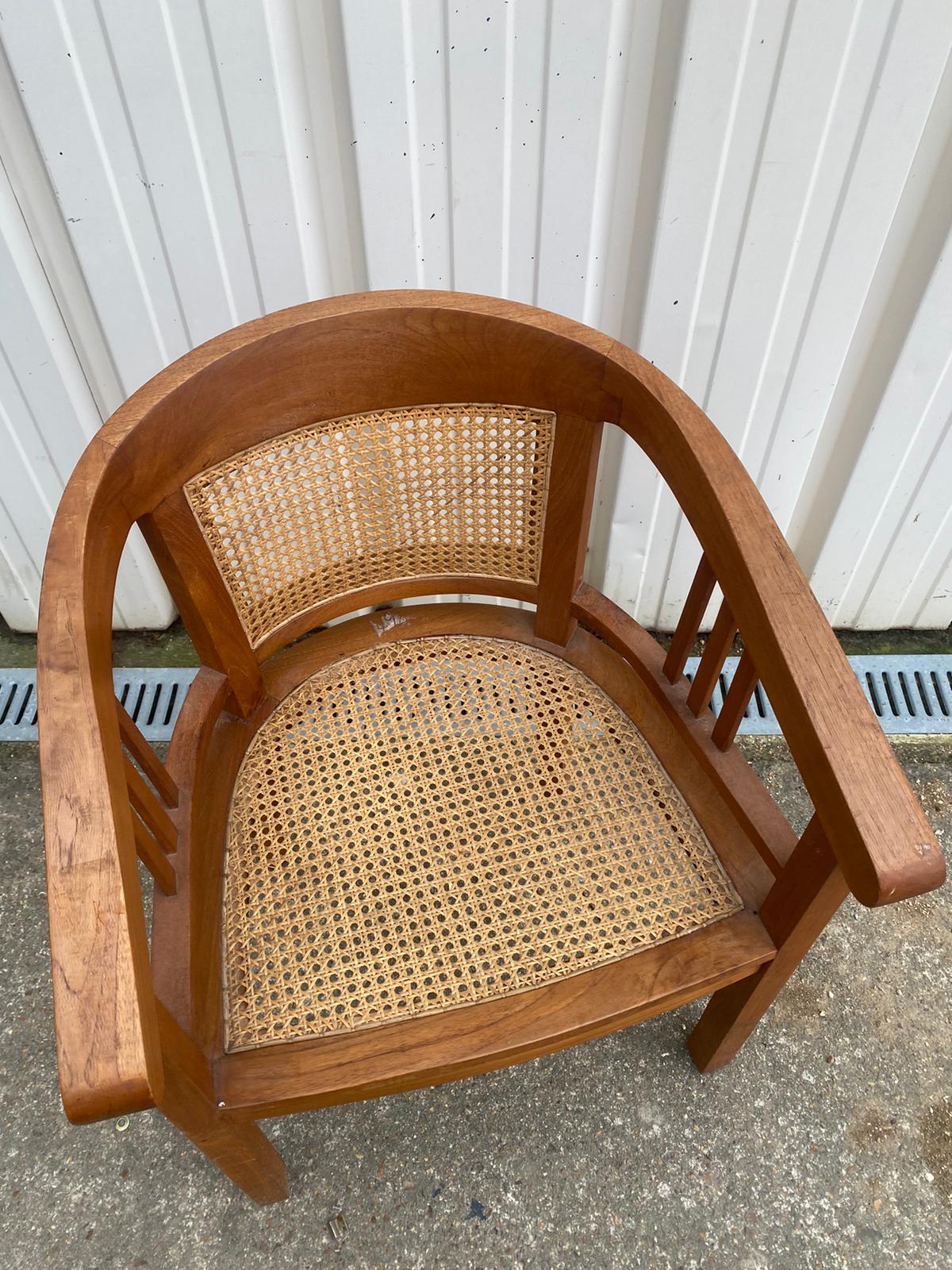 Colonial armchair canage