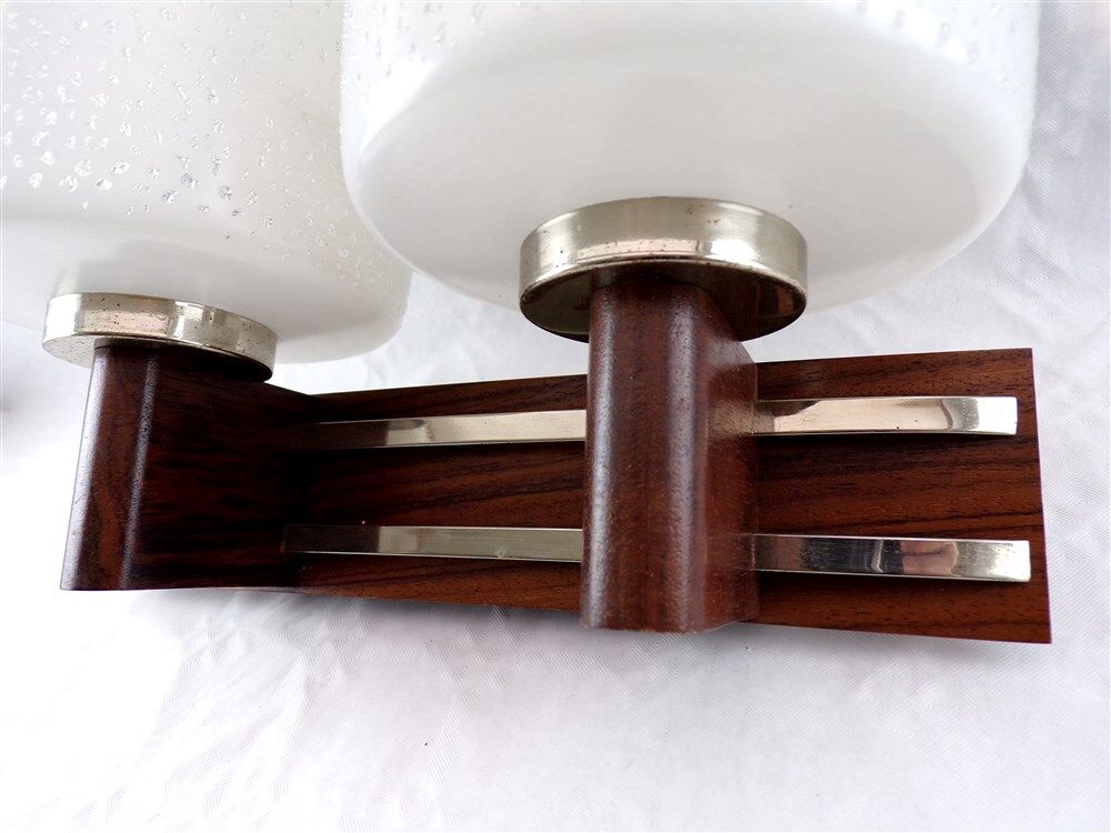 Applies double teak and chrome metal