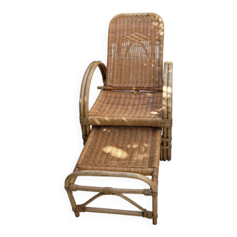 Chaise longue with its modular rattan ottoman