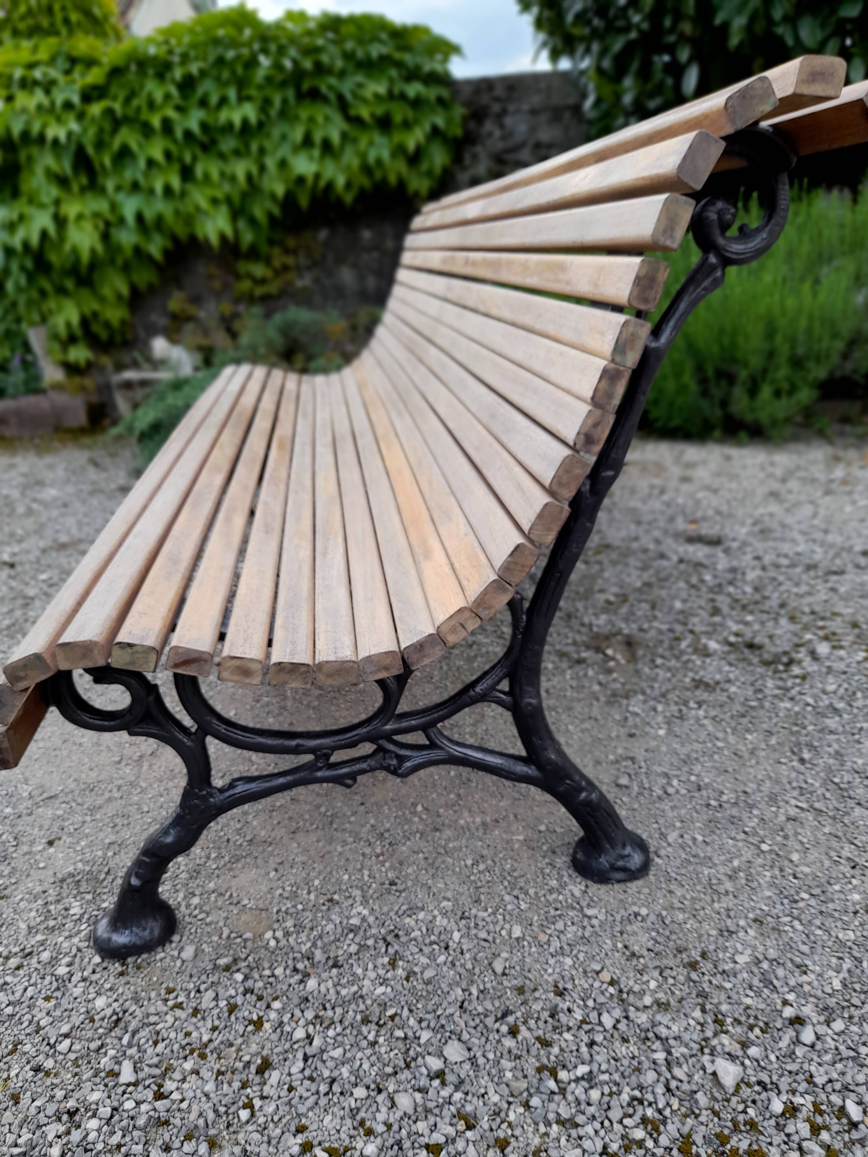 Banc de jardin ancien