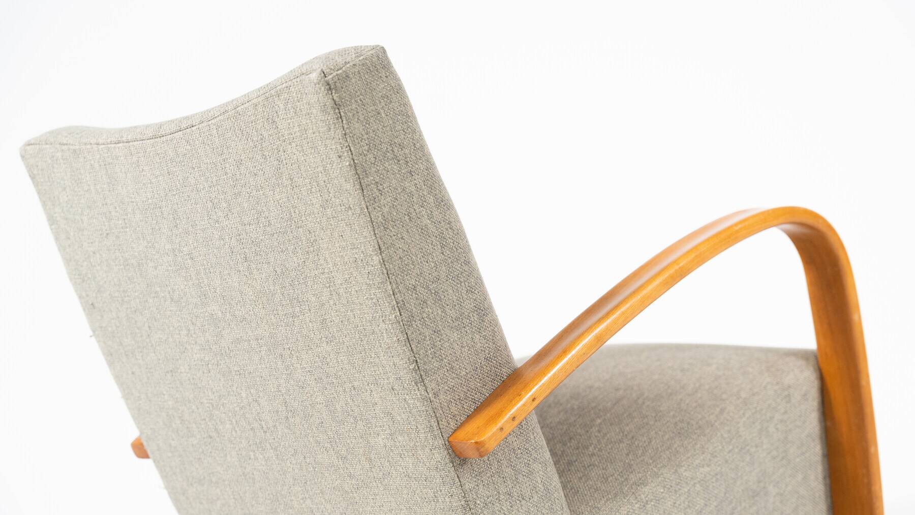 Pair of Bentwood Armchairs by Jindrich Halabala H269, Czech Republic, 1940s