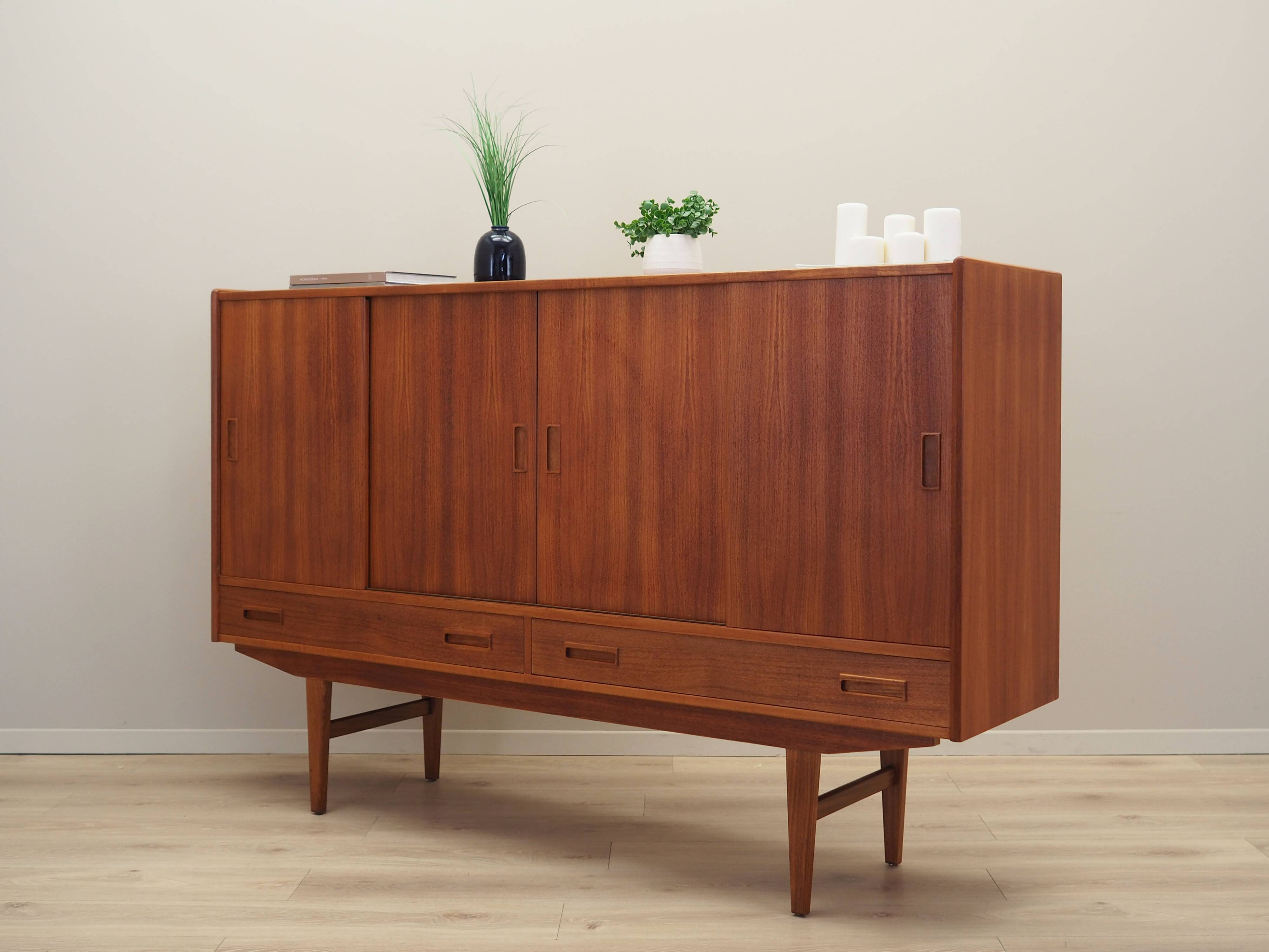 Enfilade en teck, design danois, années 1970, fabriqué par Børge Dam