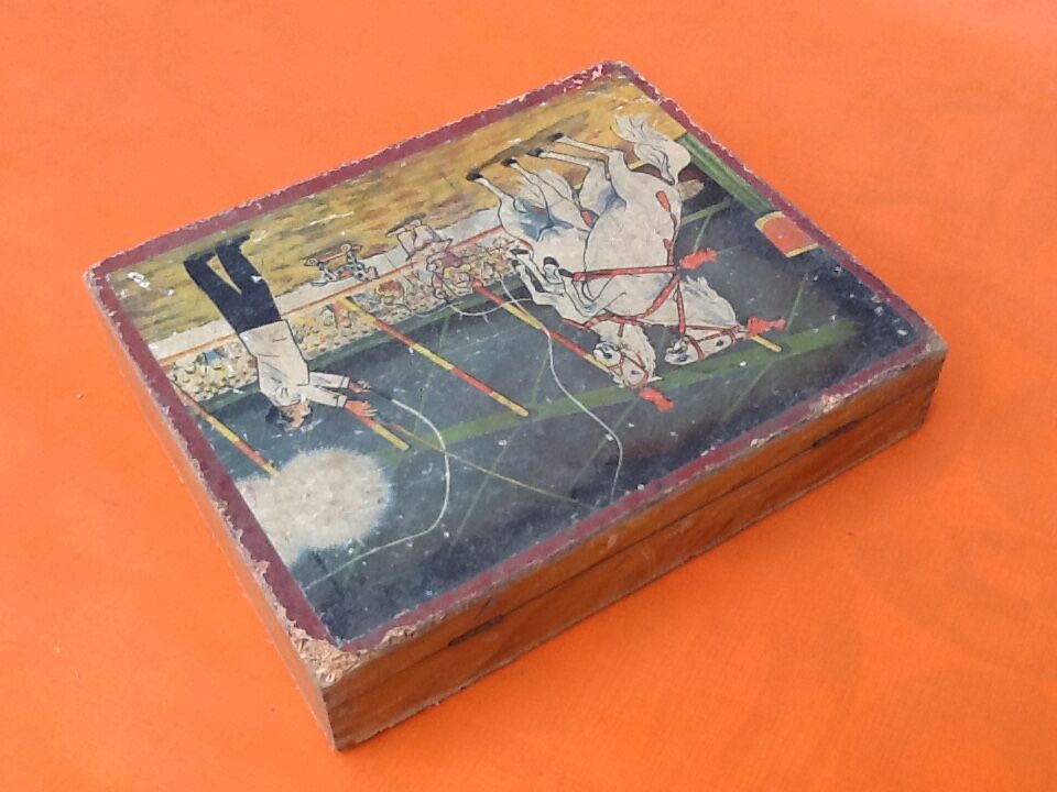 Box 29 illustrated wooden cubes Circus Scene