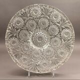 Presentation dish in cut crystal