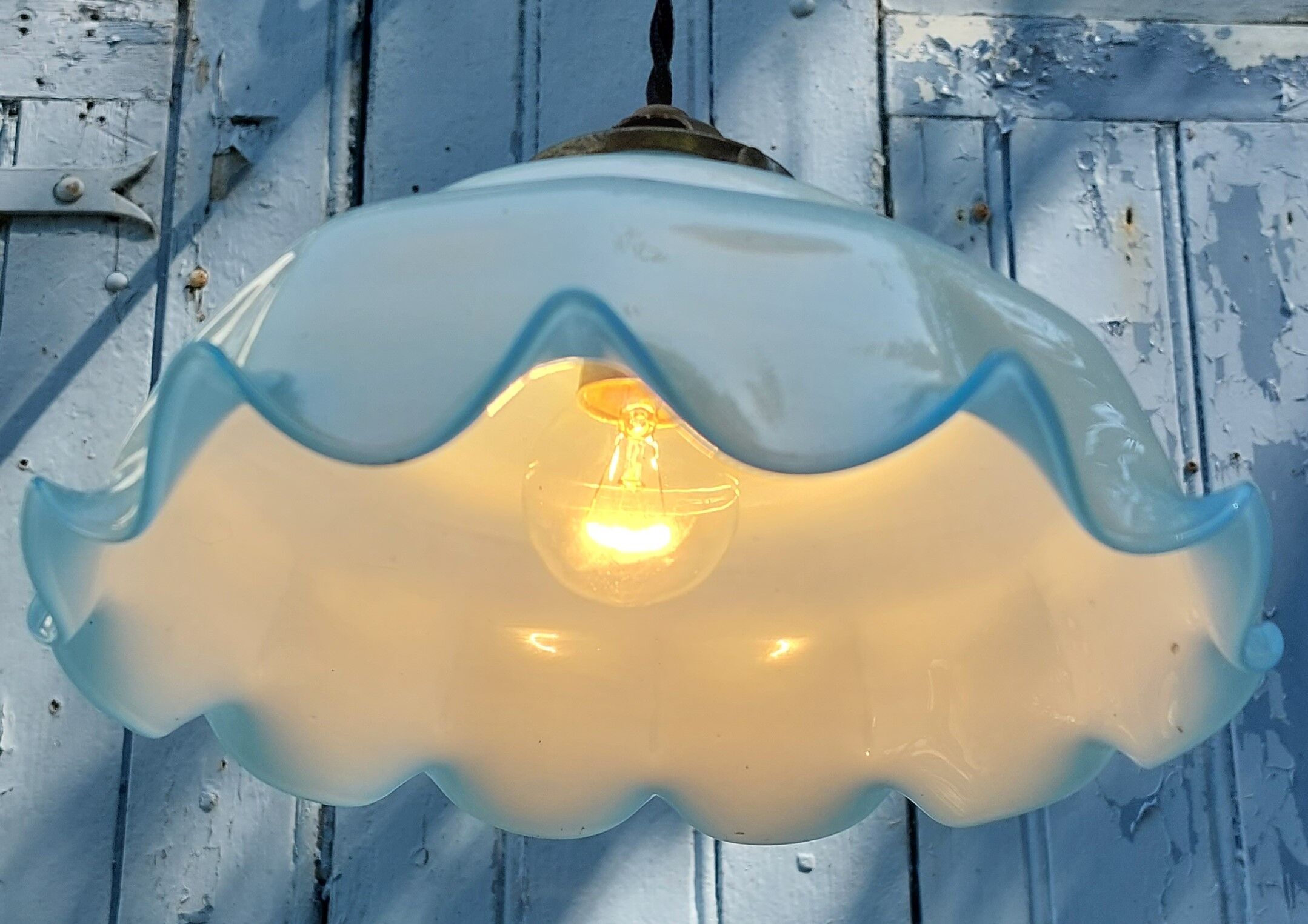 Suspension en opaline blue