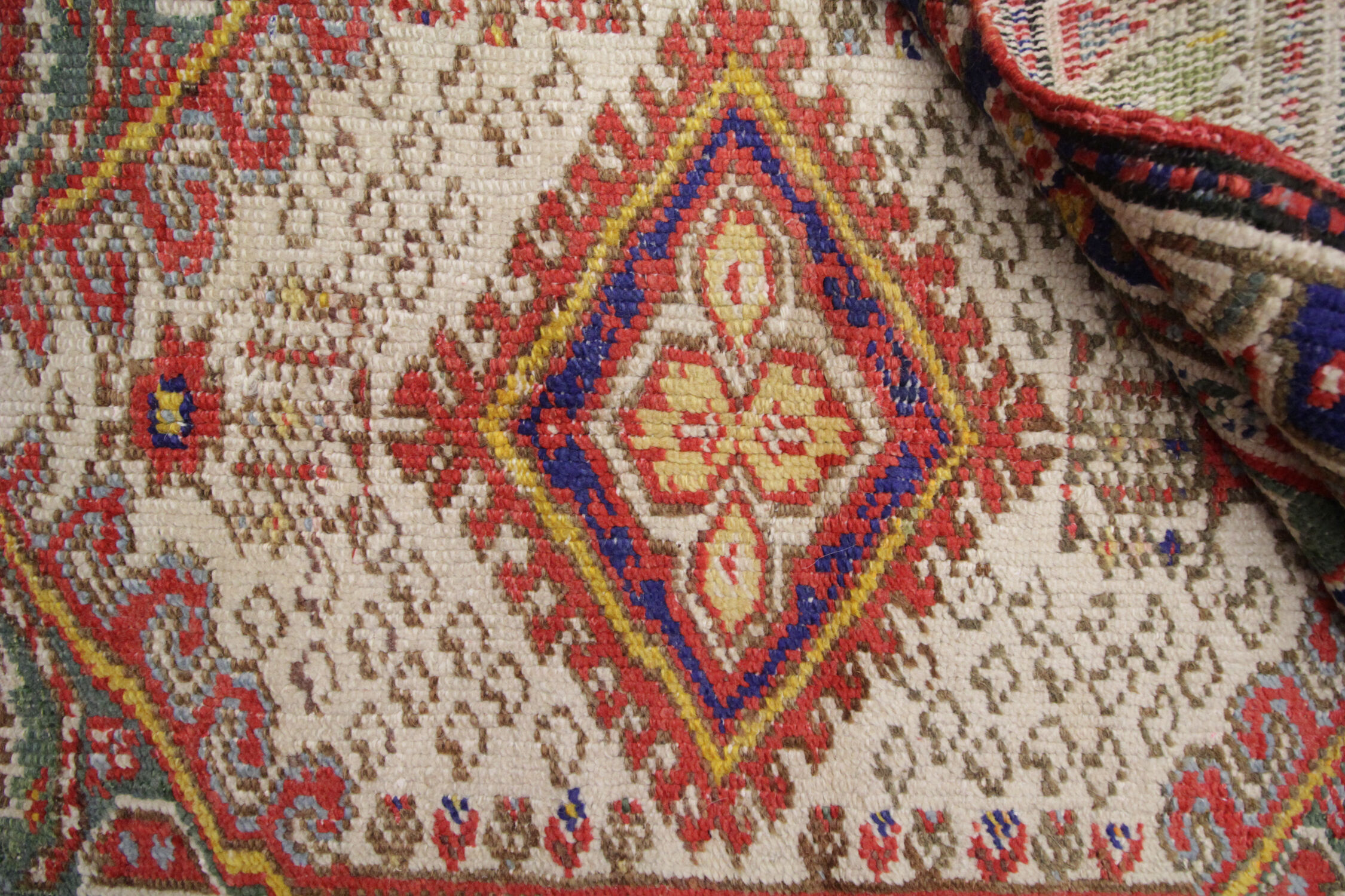 Traditional vintage wool turkish area rug- 130x190cm