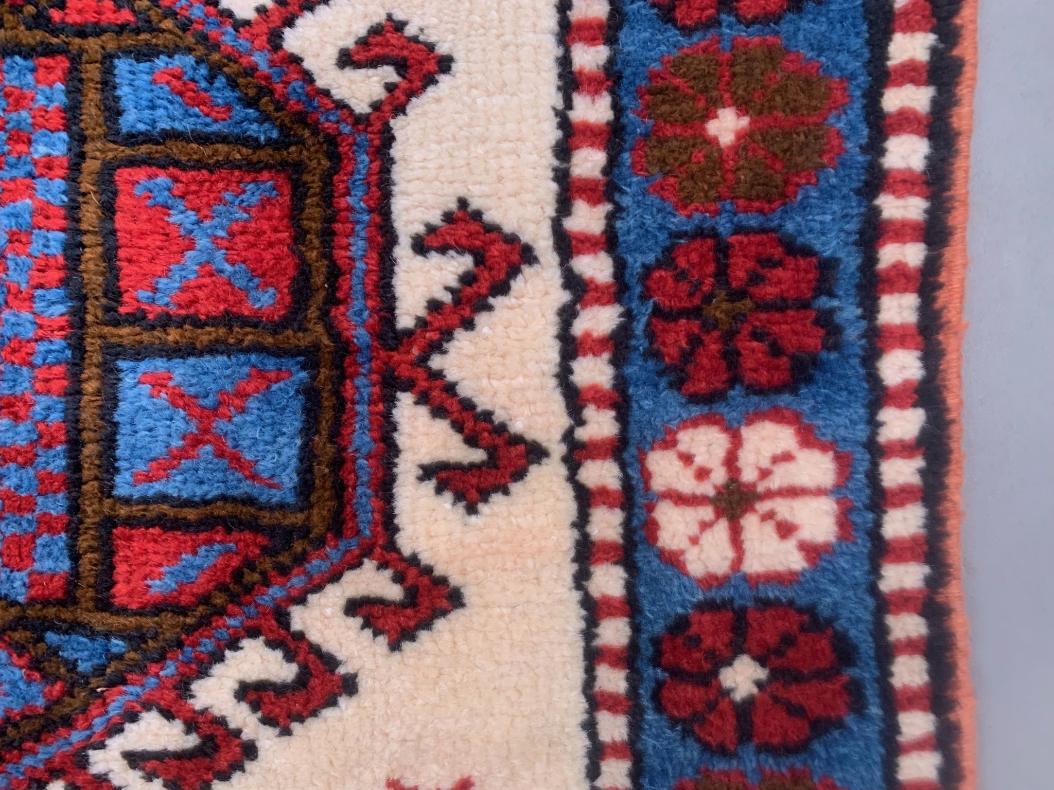 Old turkish kazak rug 129x91 cm vintage tribal carpet, red and blue large