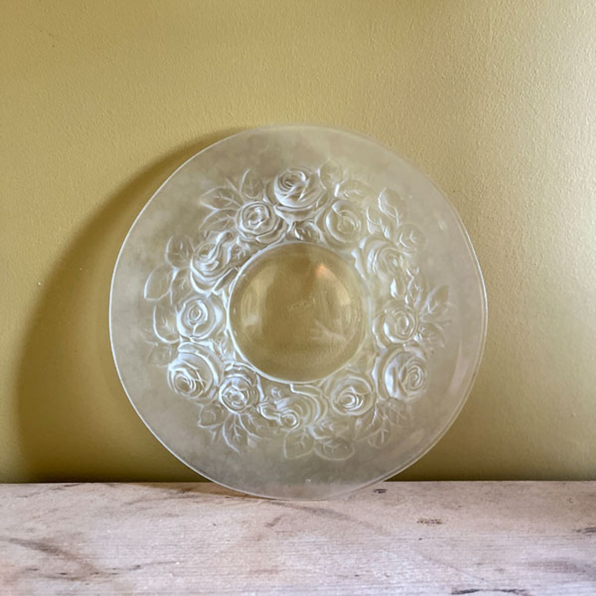 Plat en verre dépoli signée Verlys France