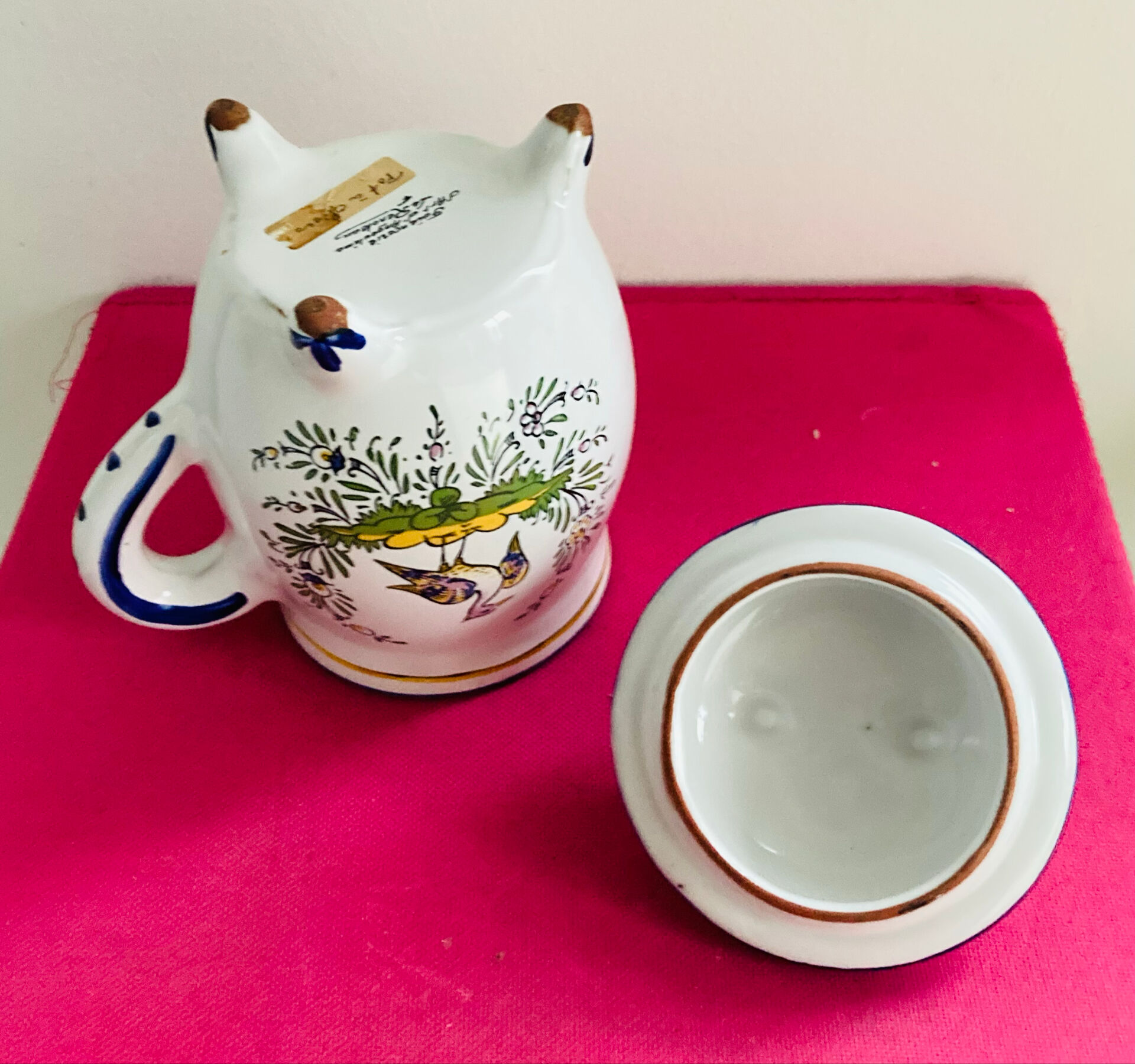 Covered pot from the 19th century by the Art pottery of Angoulême Le Renoleau.