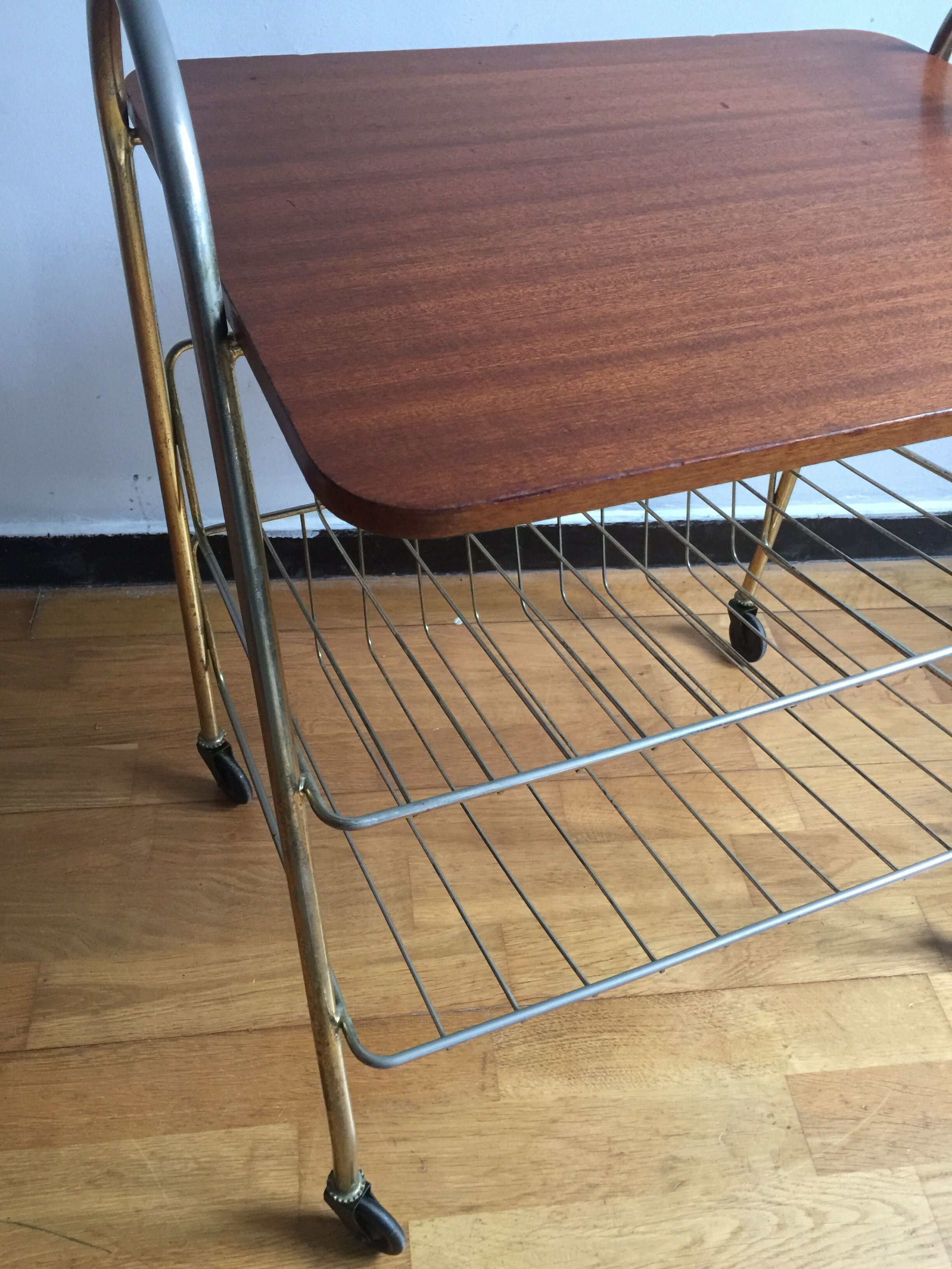 Vinyl holder service