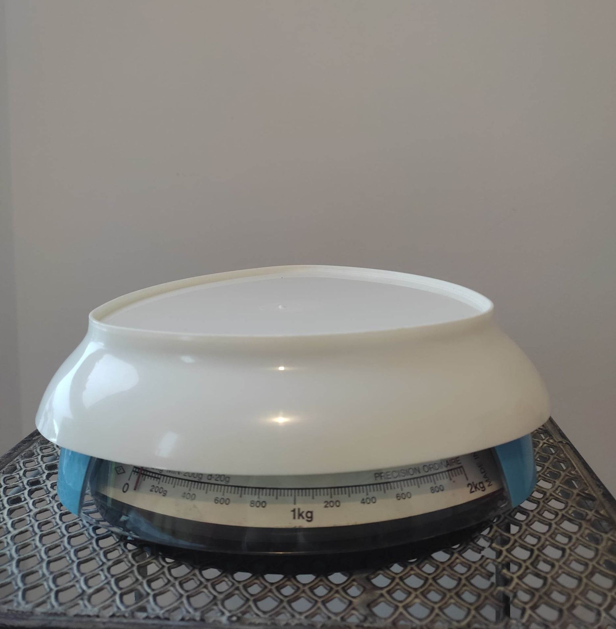 Vintage kitchen scale, 1970s. Japy salter, made in france aubervilliers.