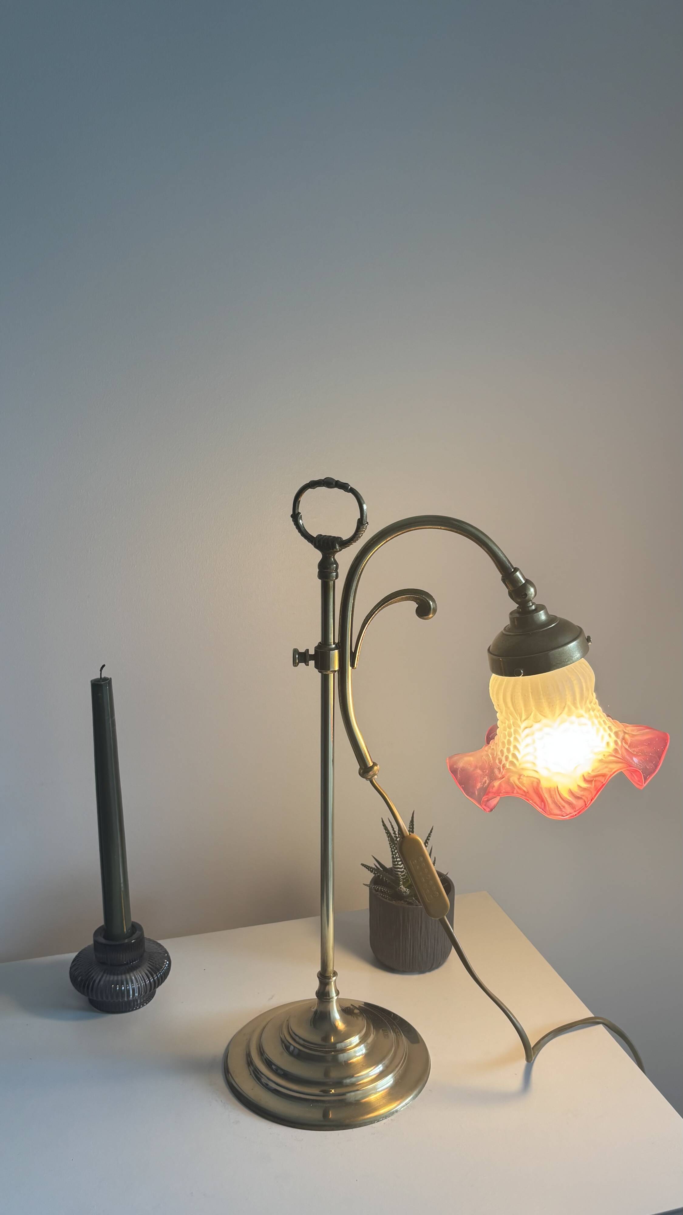 Art Nouveau style lamp in gilded brass and pink opaline tulip