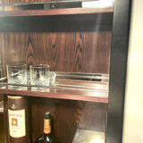 Bar art deco/cruise ship style staff