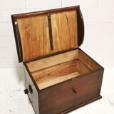 Coffre ancien chêne et laiton