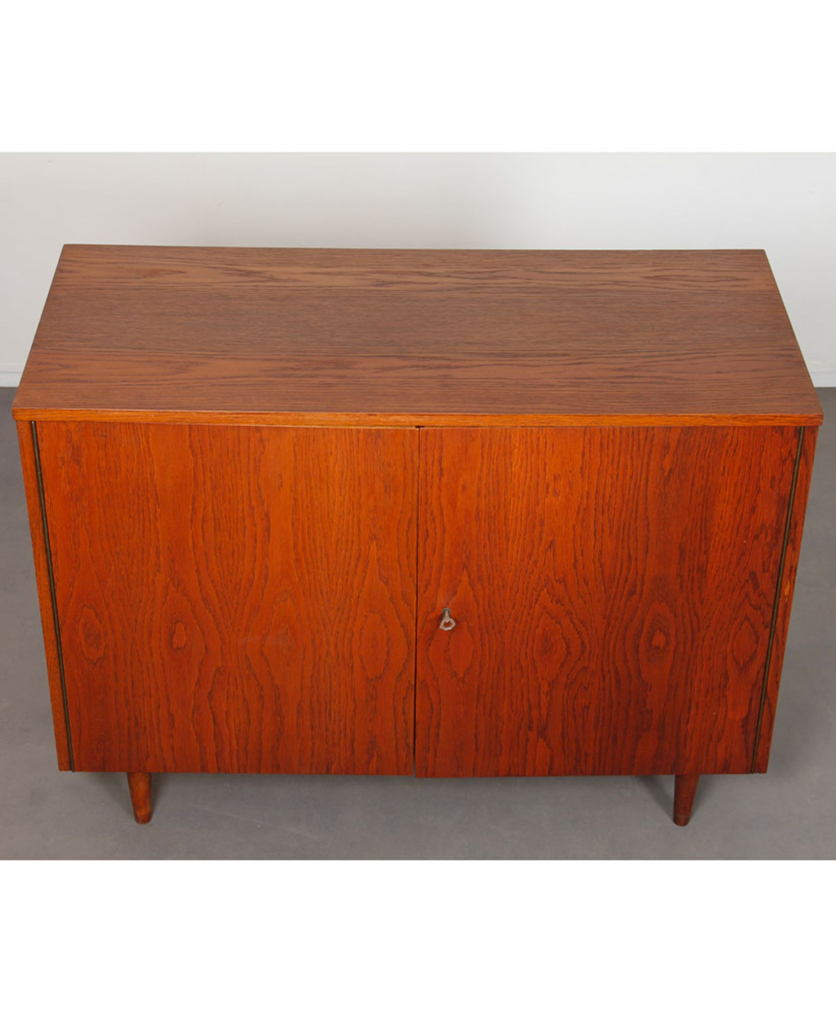 Czech vintage dresser edited by Drevozpracujici podnik, 1960