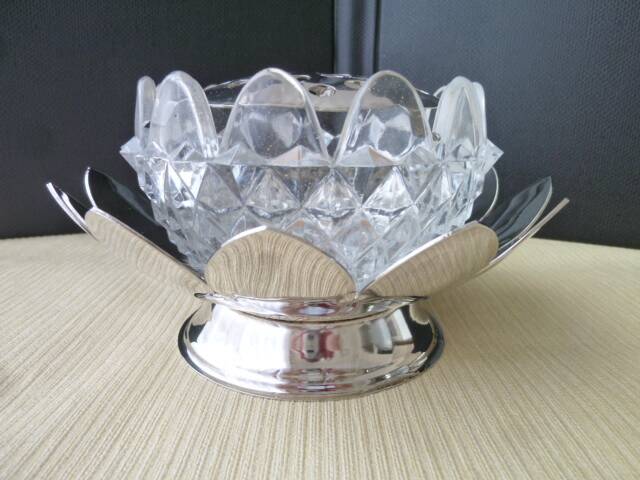 Pique fleur , bouquetière , centre de table Genuine Crystal