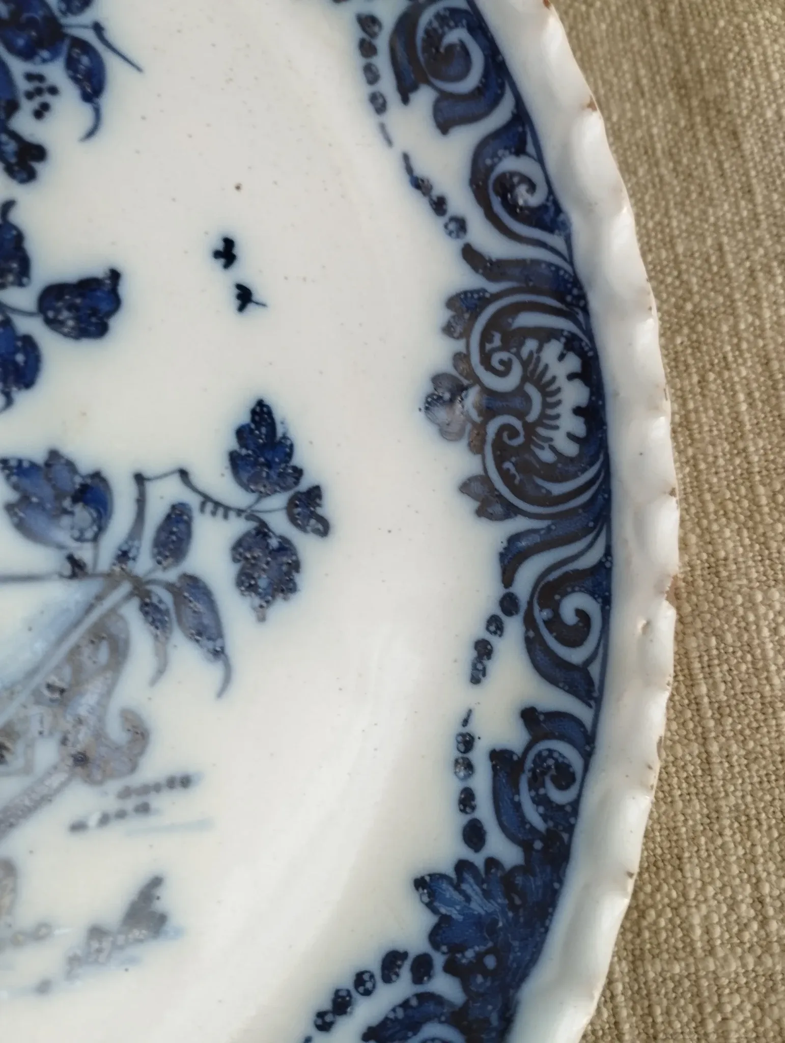 Ancienne assiette décorative en faïence Hollande XVIIIe