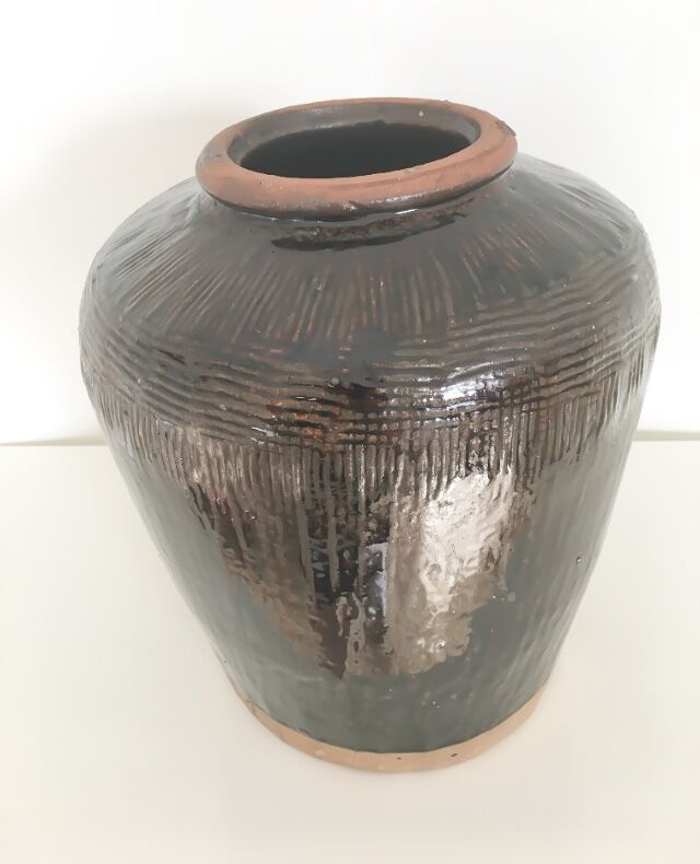 Asian jar in enamelled sandstone