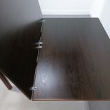 Extendable teak dining table