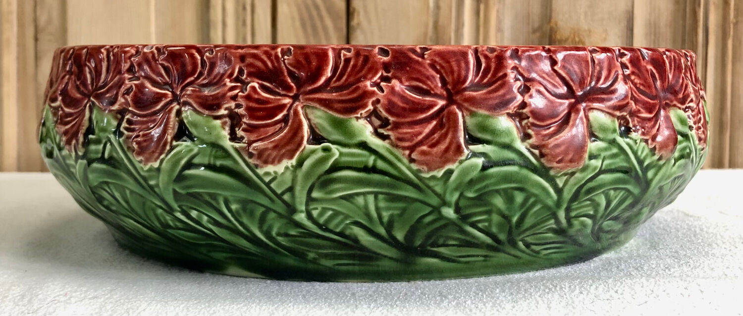 Salad bowl fruit bowl with carnations slurry Sarreguemines XIX