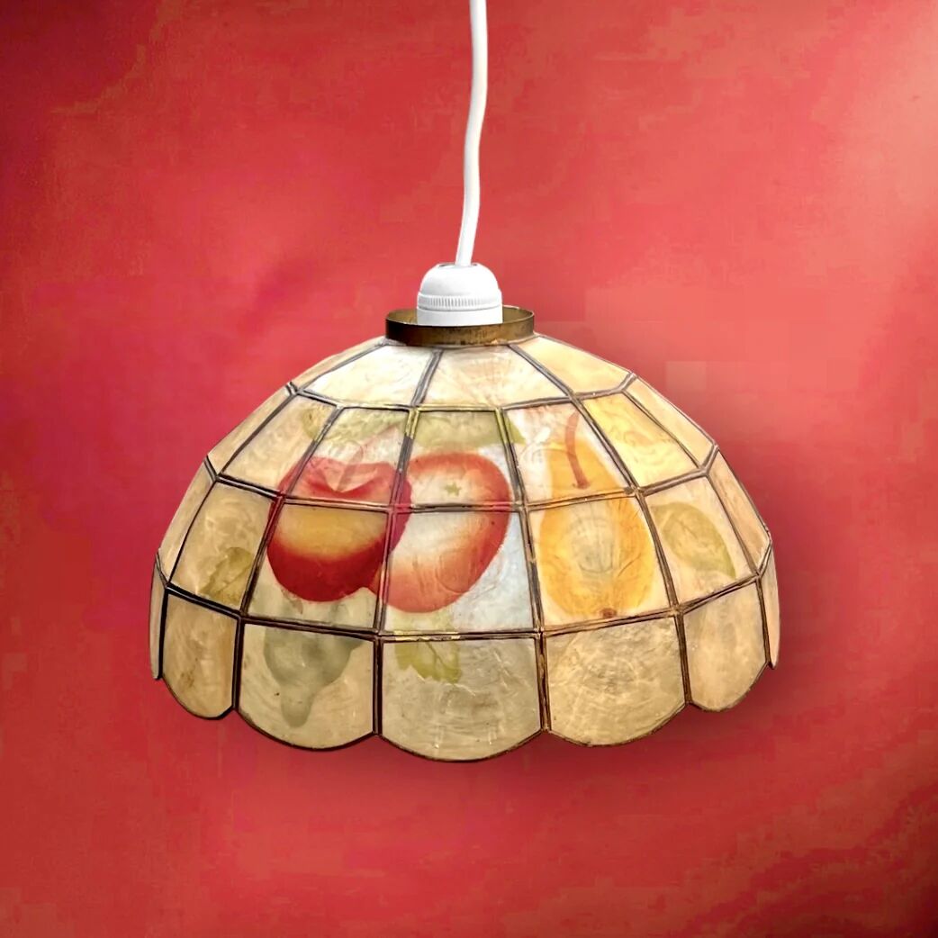 Vintage suspension in mother-of-pearl and brass with fruit decoration – retro light fitting from the 70s.