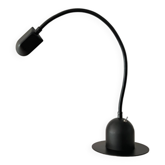 Articulated table lamp on vintage metal flexible