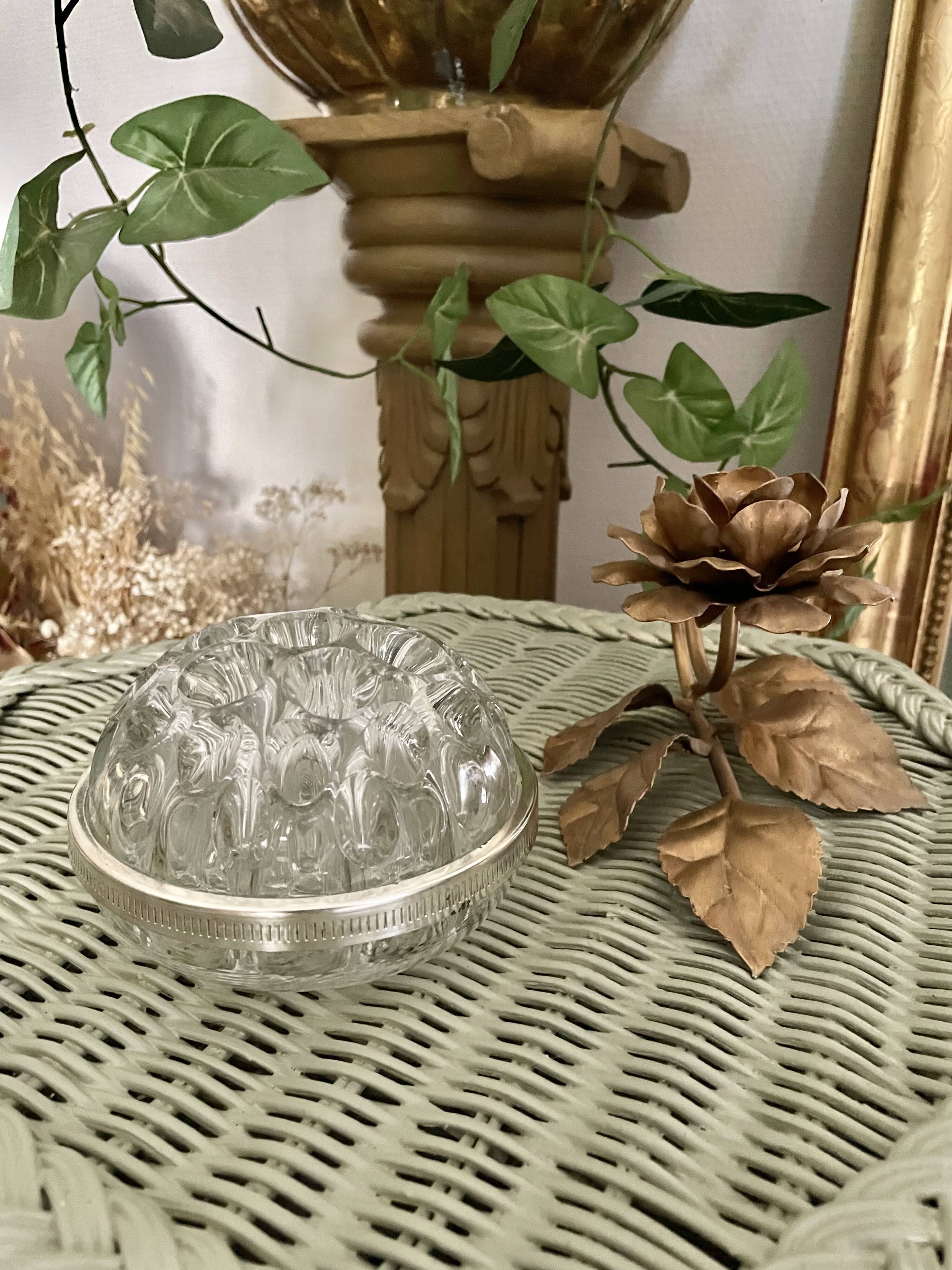 Crystal flower frog from Reims