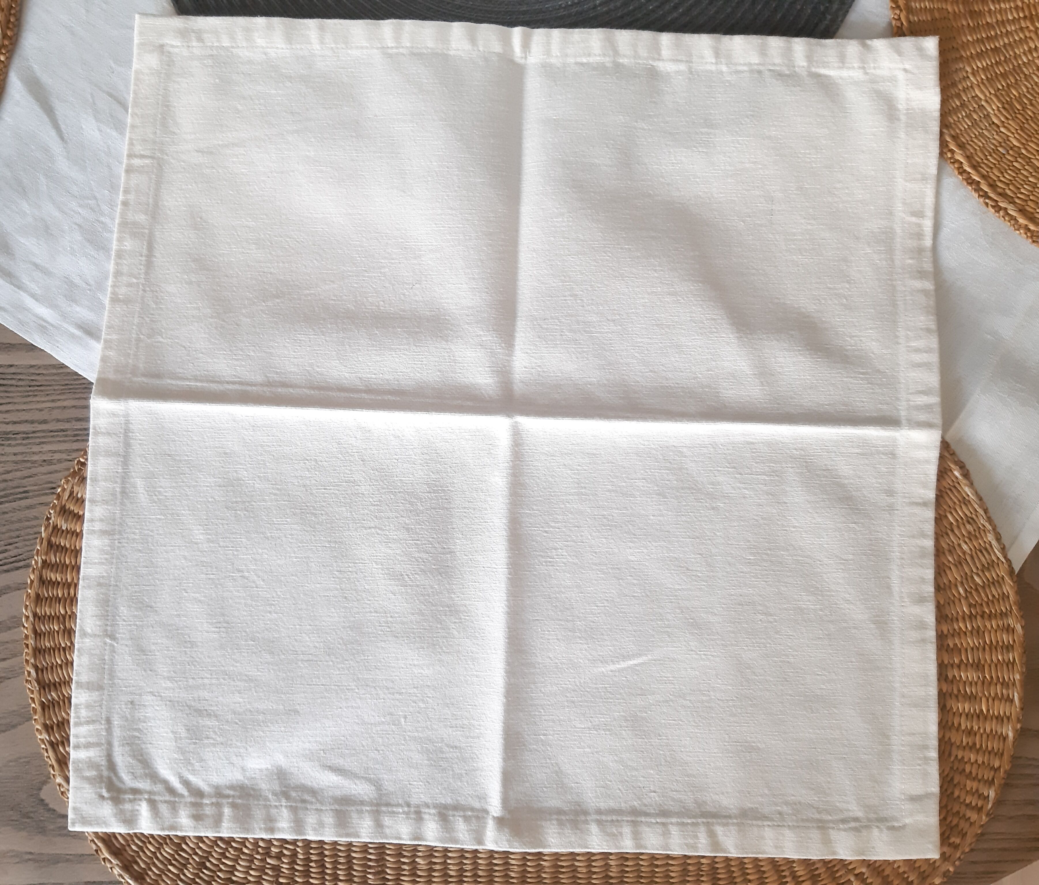 Towels/ 6 linen towels