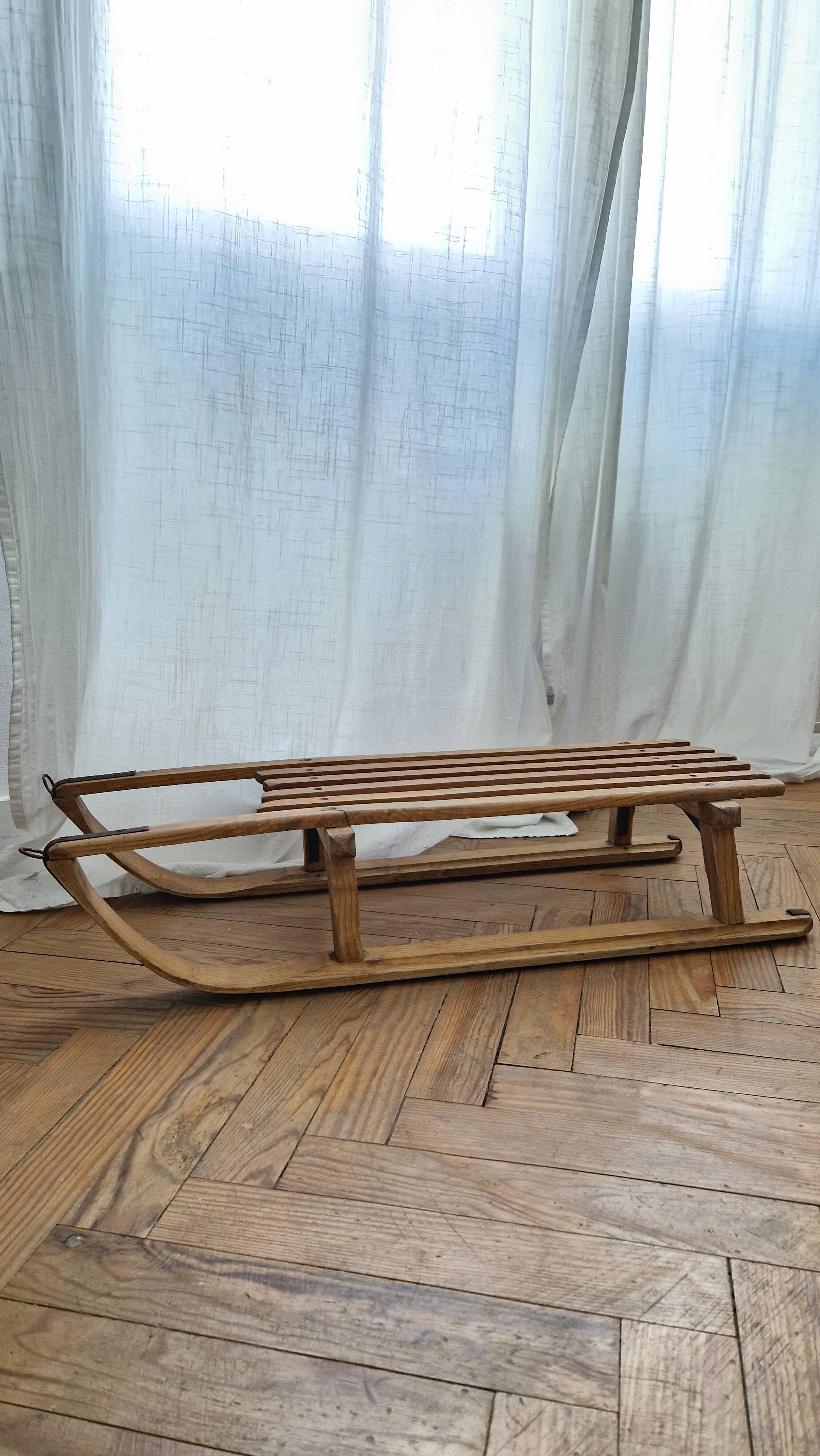 Luge en bois ancienne