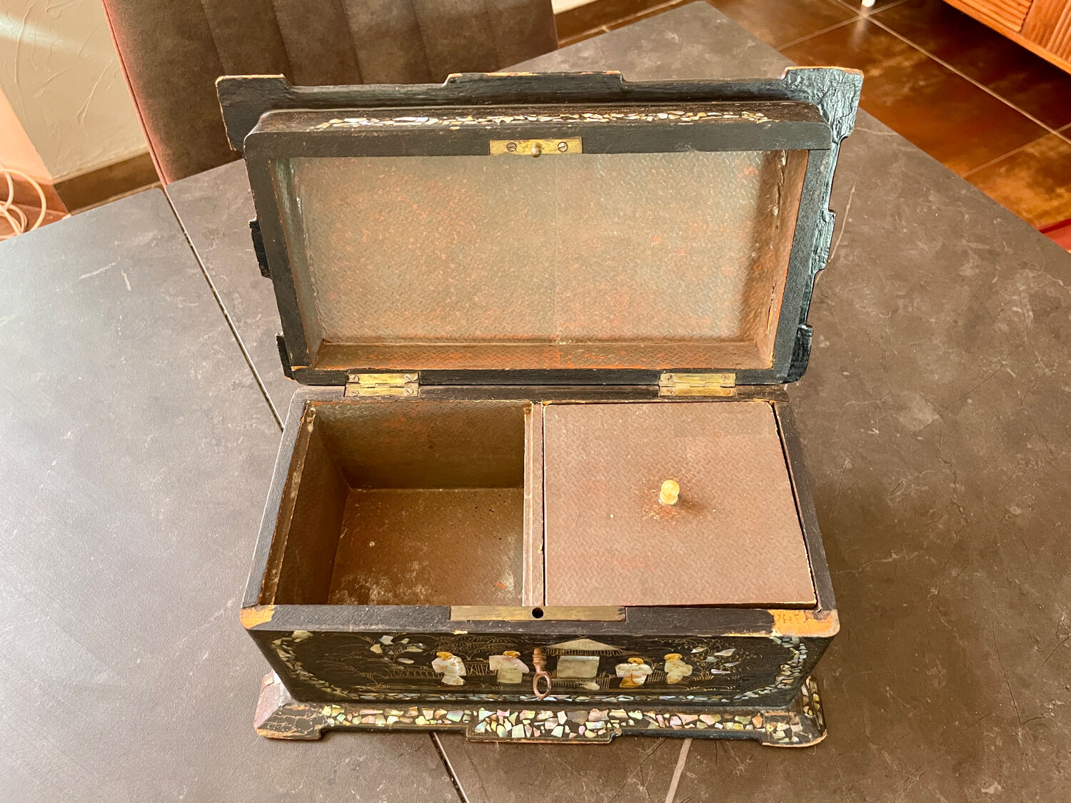 Old asian tea box box mother-of-pearl and wood xixth