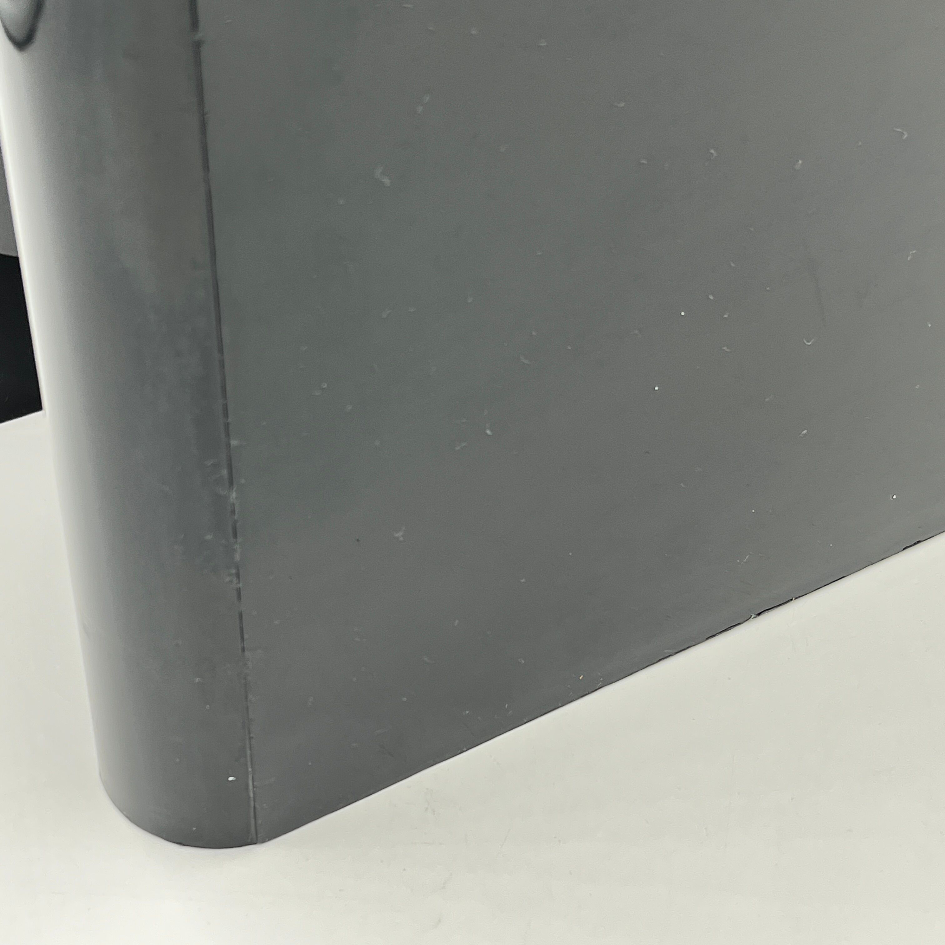 Kartell magazine holder model 4676 by Giotto Stoppino