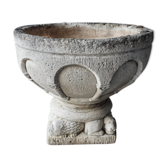 Old-fashioned garden in vintage stone xxeme
