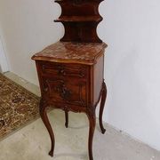 Chevet rocaille en noyer