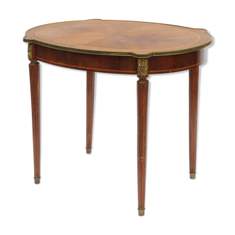 Oval lounge table in marquetry