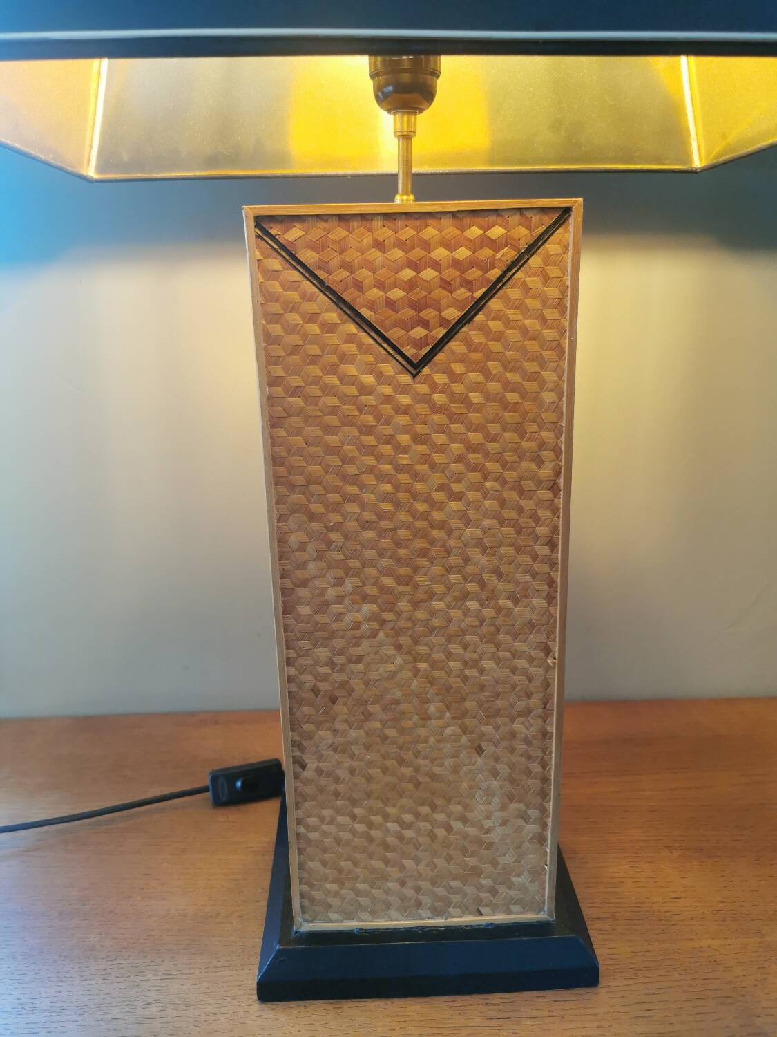 Vintage straw marquetry lamp