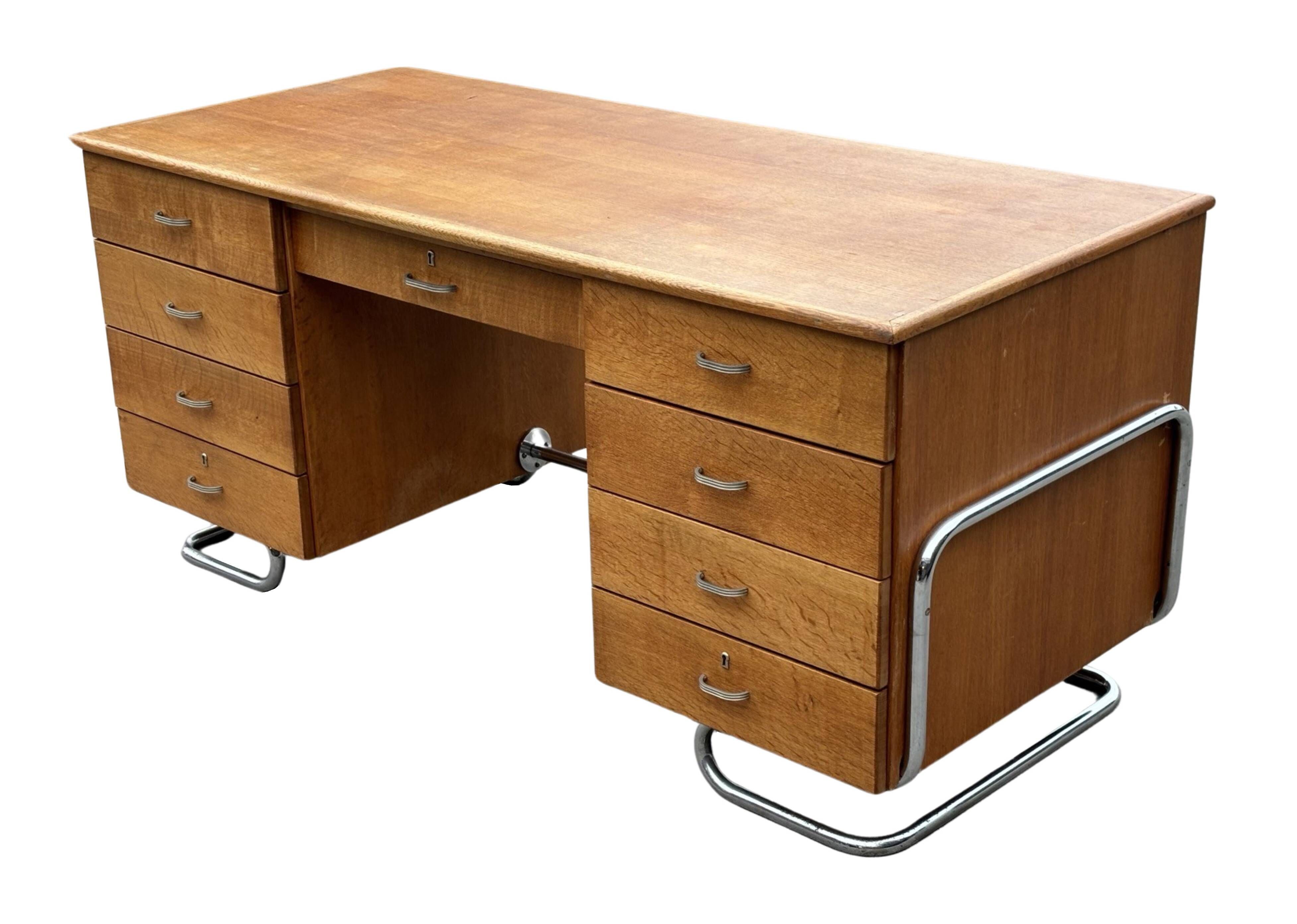 Bureau tubulaire de style Bauhaus du milieu du siècle, design des années 40 en chêne
