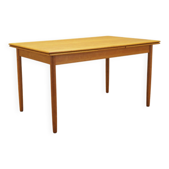Table en frêne, design danois, années 1970, production : Danemark