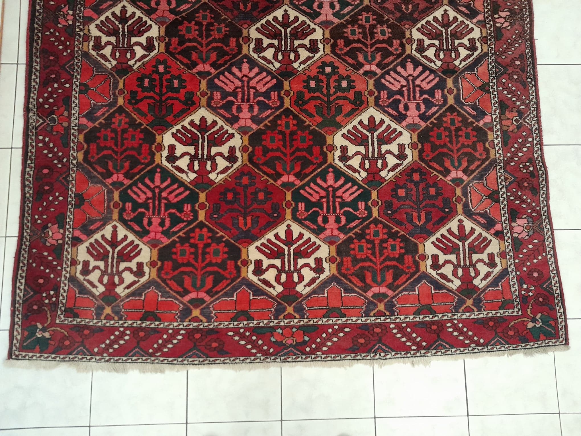 Handmade Persian Bachtiar rug 288x201cm