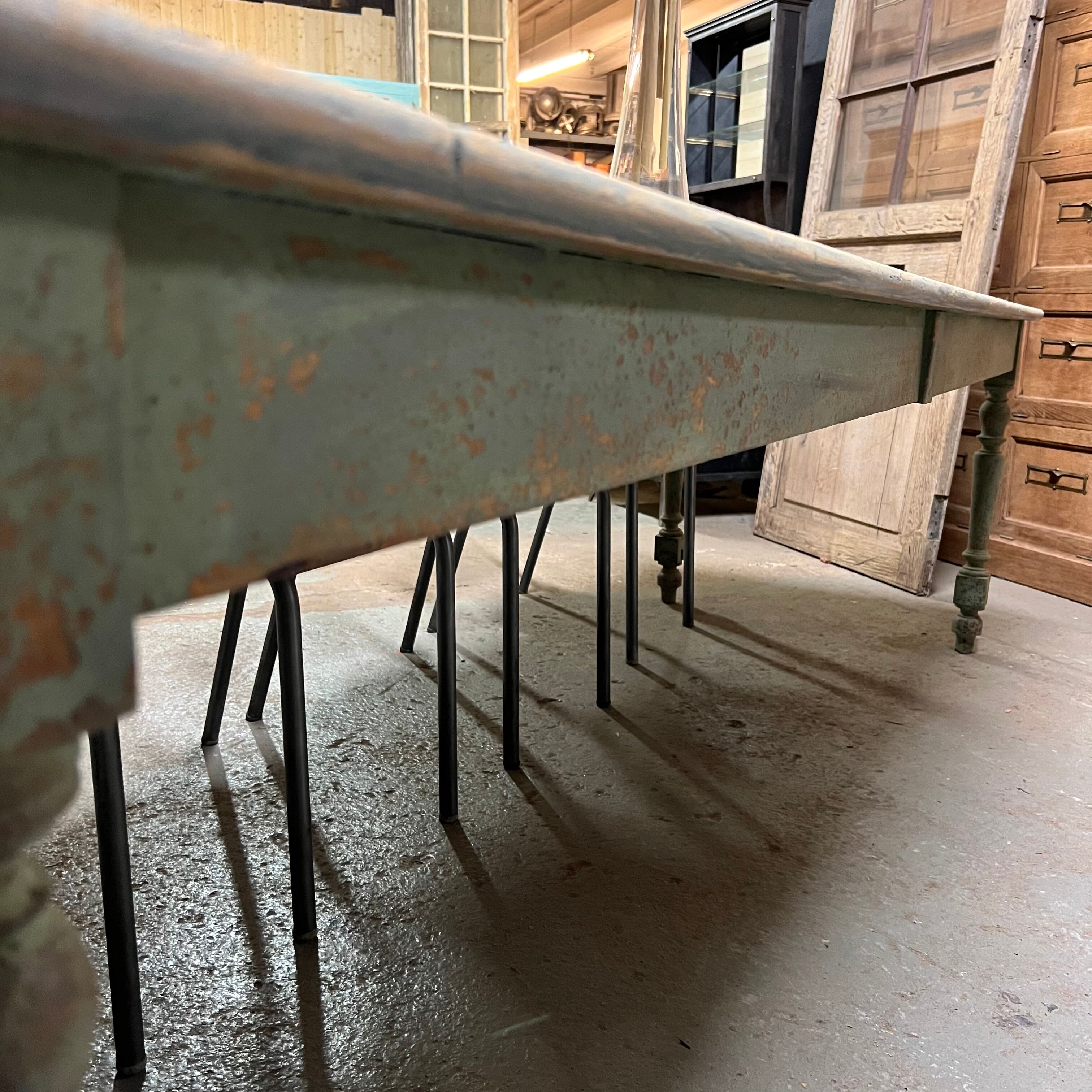 Table de drapier de salle à manger patiné